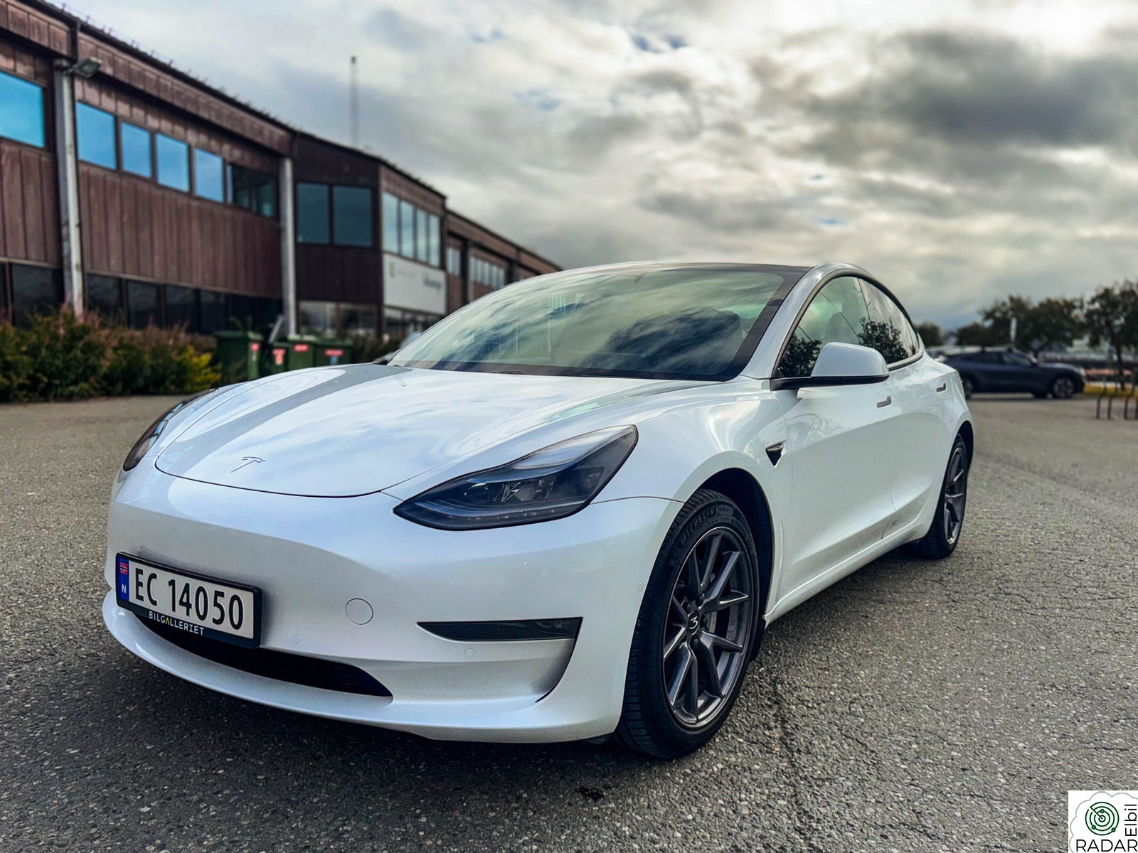 TESLA Model 3 Long Range AWD