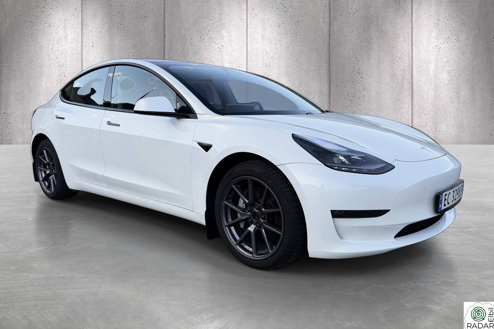 TESLA Model 3 Long Range AWD | 2 års garanti | Sjekk utstyrslista!