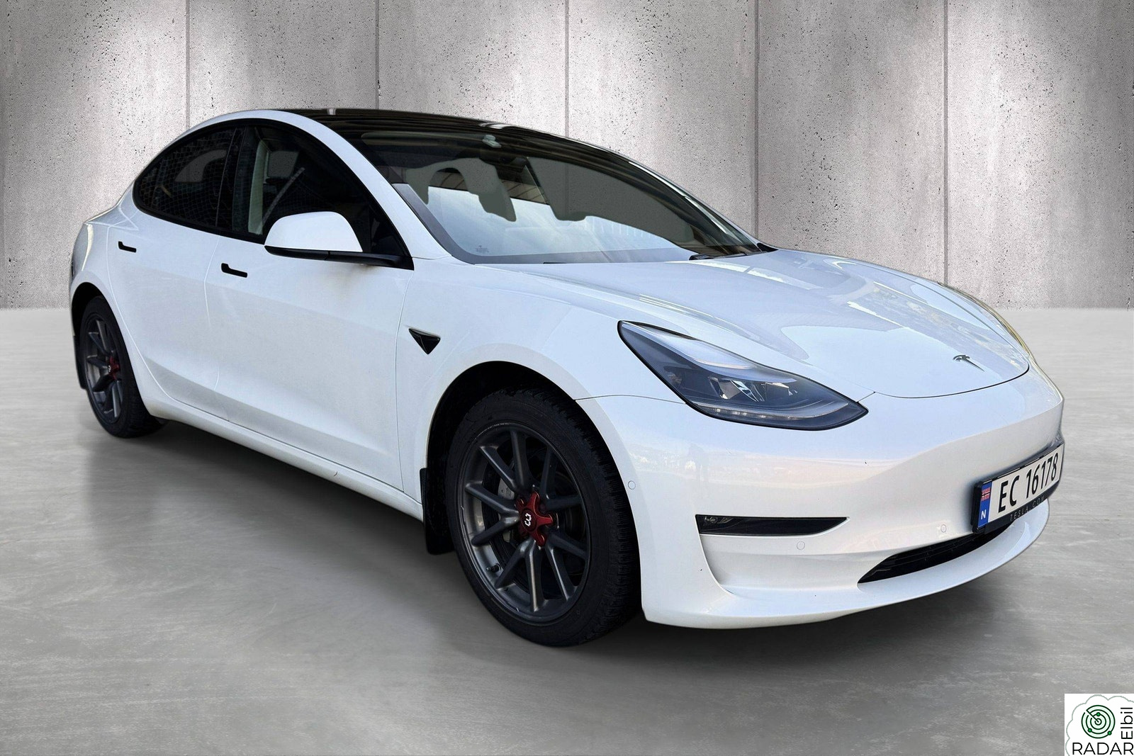 TESLA Model 3 LR AWD 580KM 498HK | 2 års garanti | Henger/360Kam/Pan