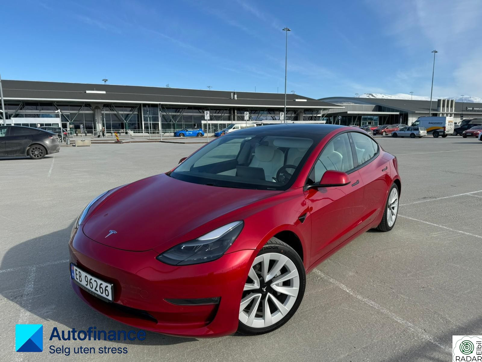 TESLA Model 3 // Long Range // Pen!