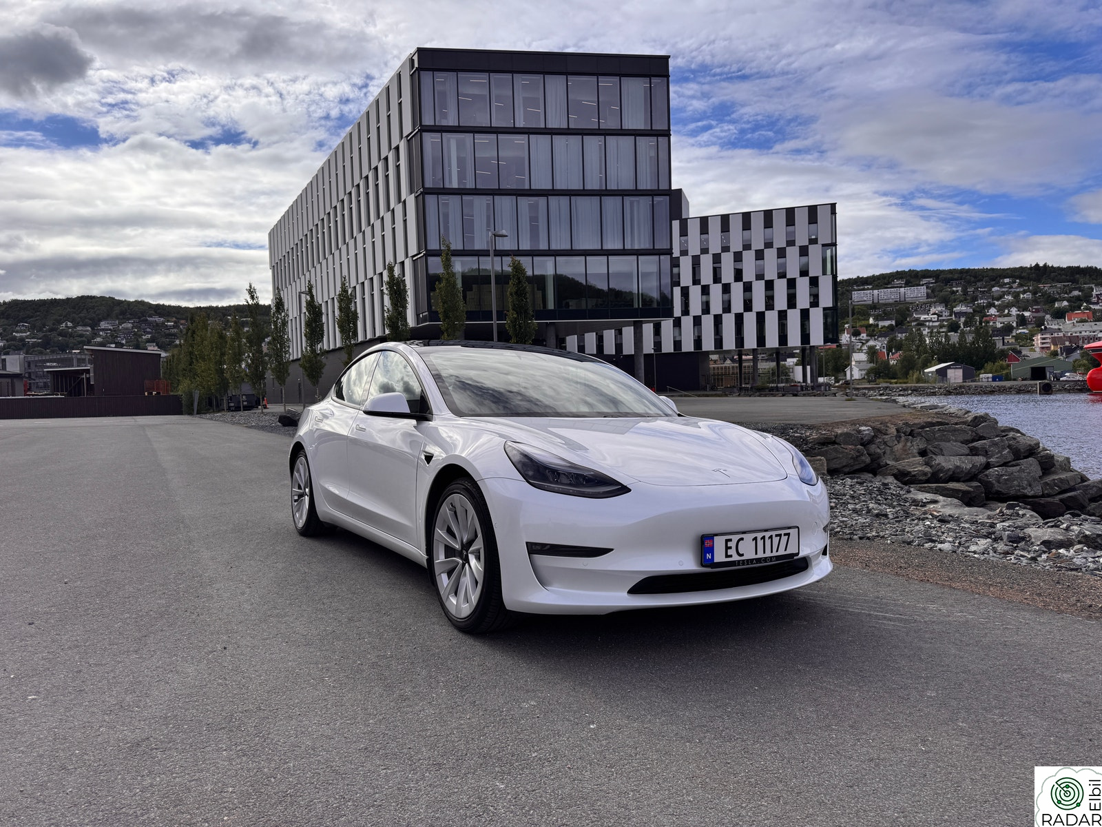 TESLA Model 3 Long Range AWD