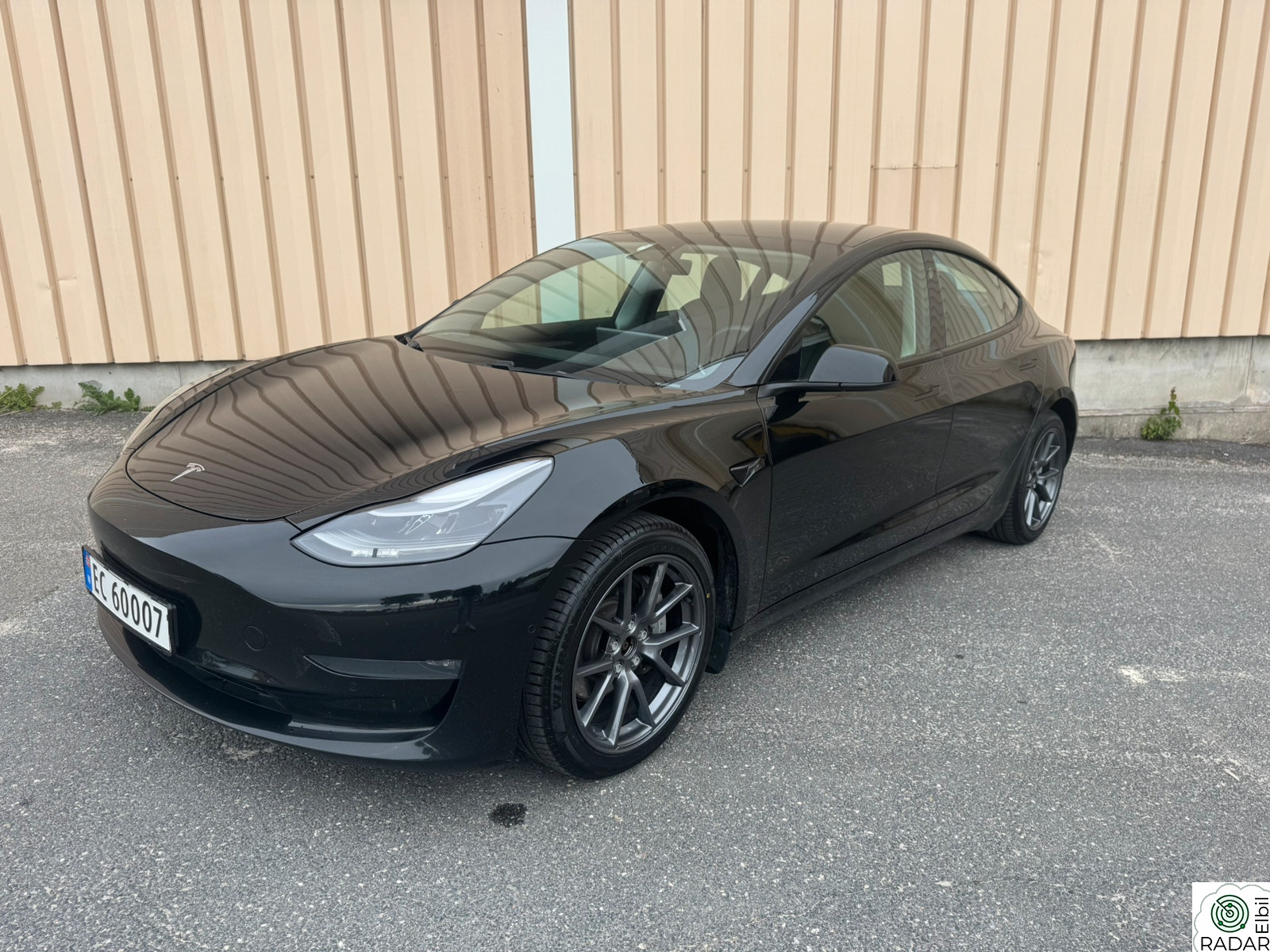 TESLA Model 3 Long Range AWD FACELIFT/OPPGRADERT AUTOPILOT/NYE DEKK