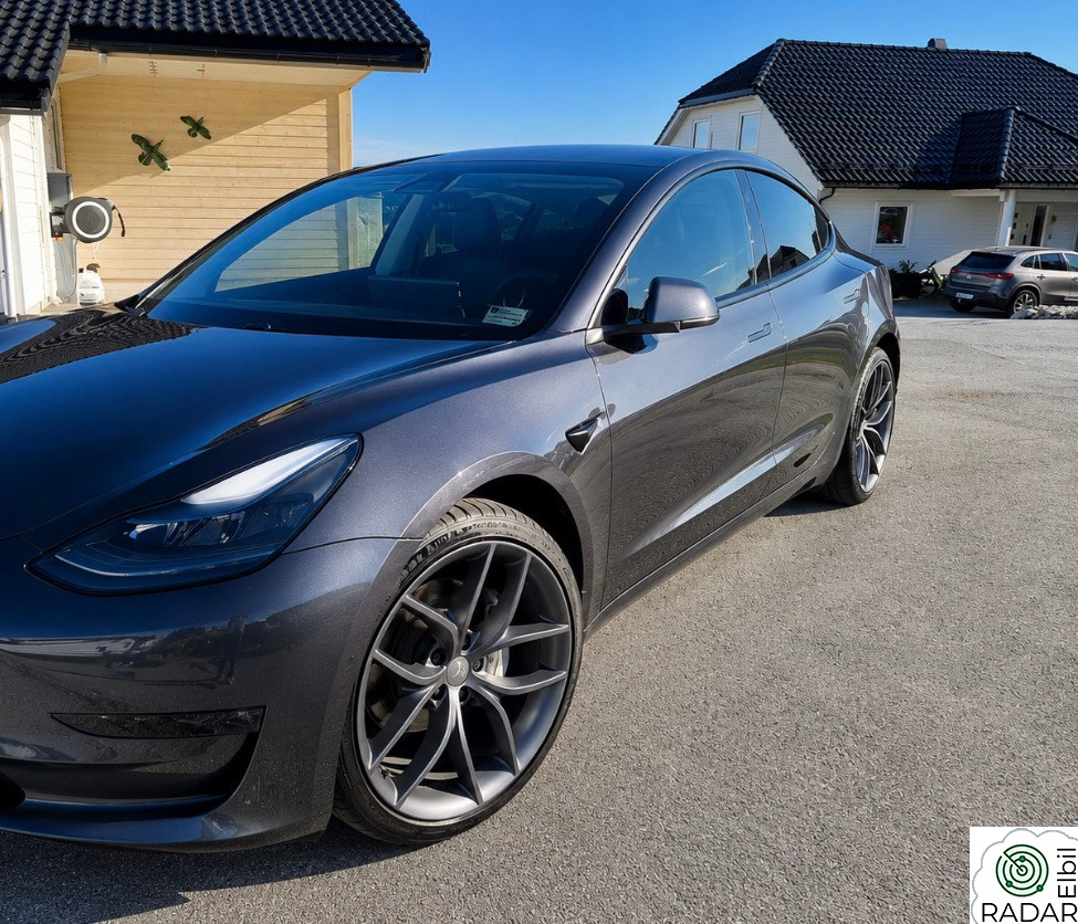 TESLA Model 3 Long Range AWD