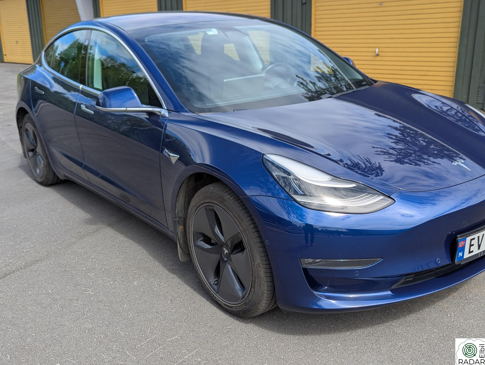 TESLA Model 3 Long Range AWD meget pen innvendig og velholdt