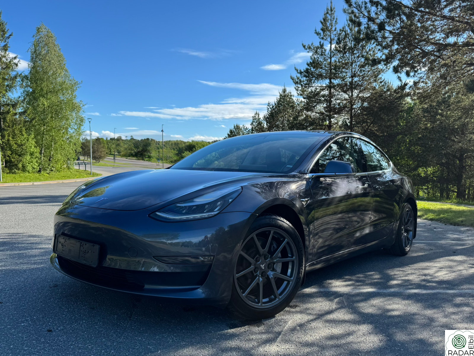 TESLA Model 3 LR AWD | 476 hk | 560 km | FSD | Lav km | Ny polert