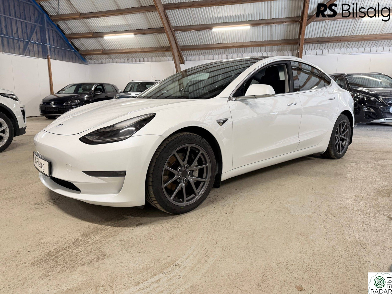 TESLA Model 3 LONG RANGE/AWD/PREMIUM/SKINN/VELHOLDT