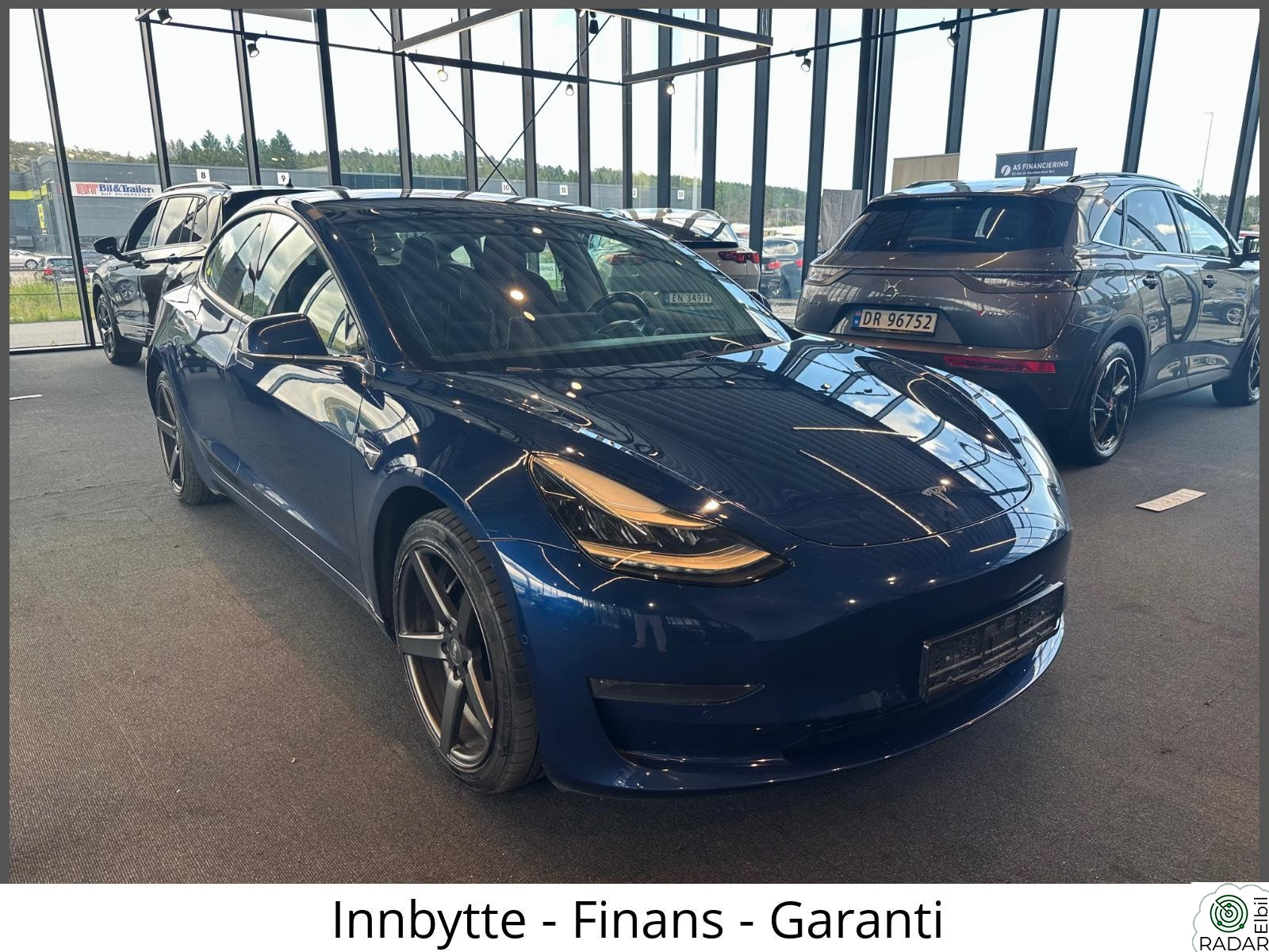 TESLA Model 3 Long Range/ AWD/ 560 WLTP/ Panorama/ +++