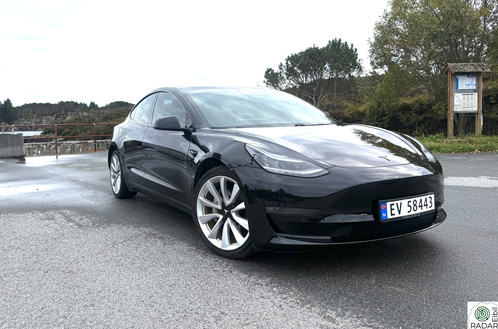 TESLA Model 3 Long Range AWD