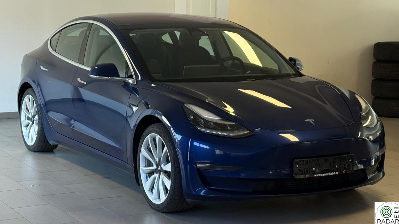 TESLA Model 3 Long Range AWD Autopilot Vinterpakke EU-04.27 1 Eier