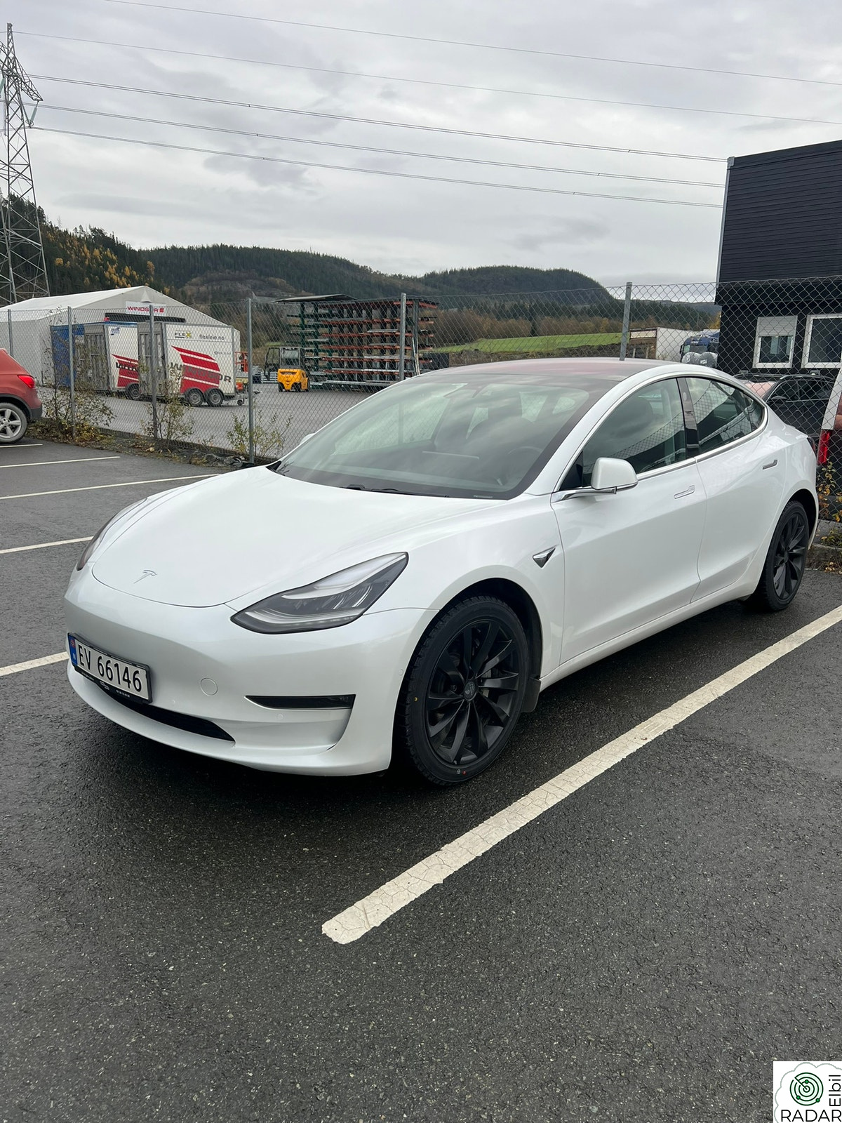 TESLA Model 3 NAF/560KM/Long Range/AWD/Premium/Pano/Skinn/ACC/S+V++