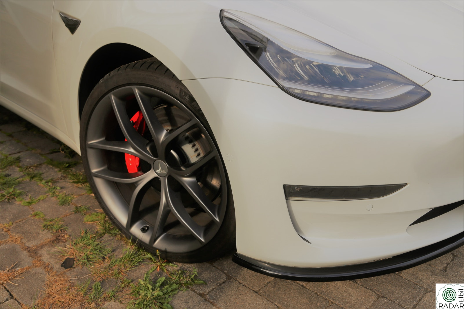 TESLA Model 3 MODEL 3 PERFORMANCE G ZERO FELGER UTSTYRSBOMBE