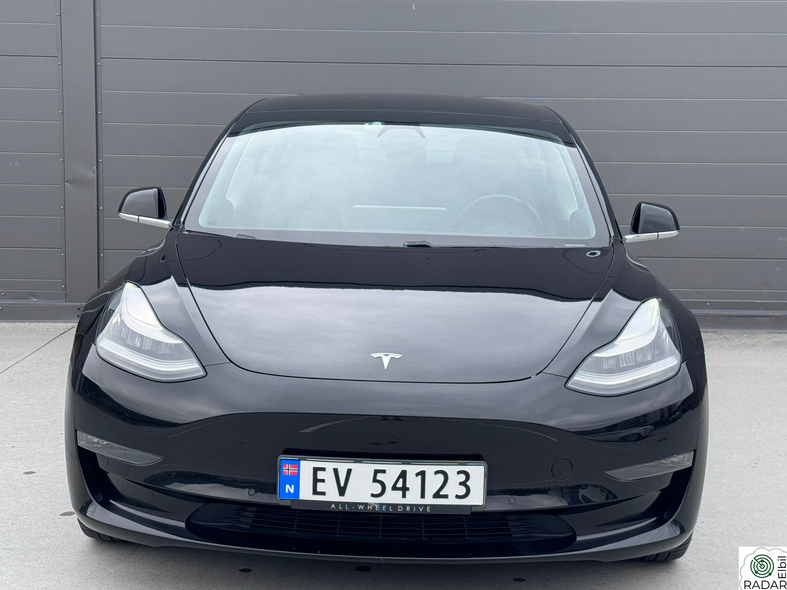 TESLA Model 3 Long Range AWD