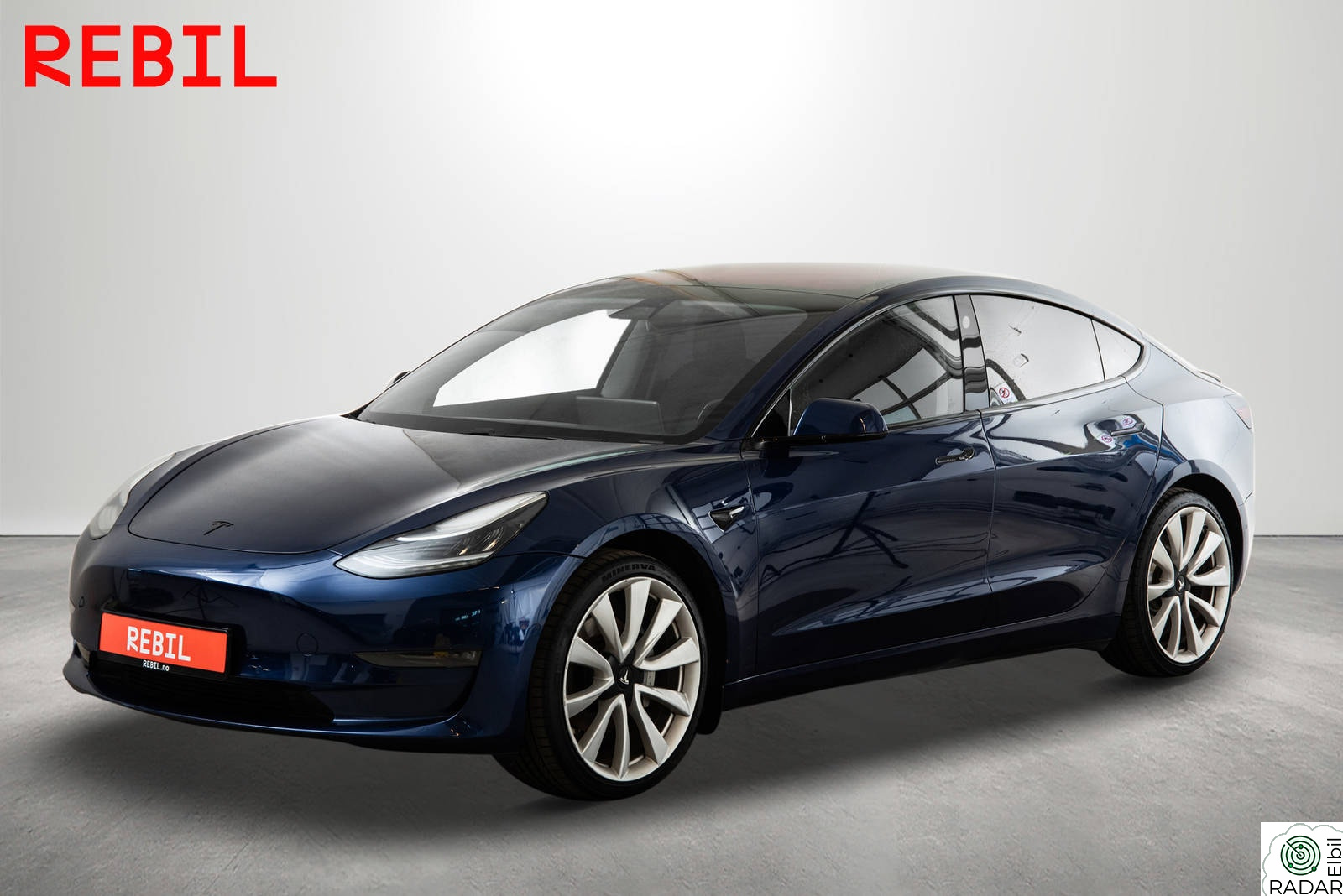 TESLA Model 3 560km/LR/AWD/MCU2/Navi/R.kam/Pano/AP/Memory