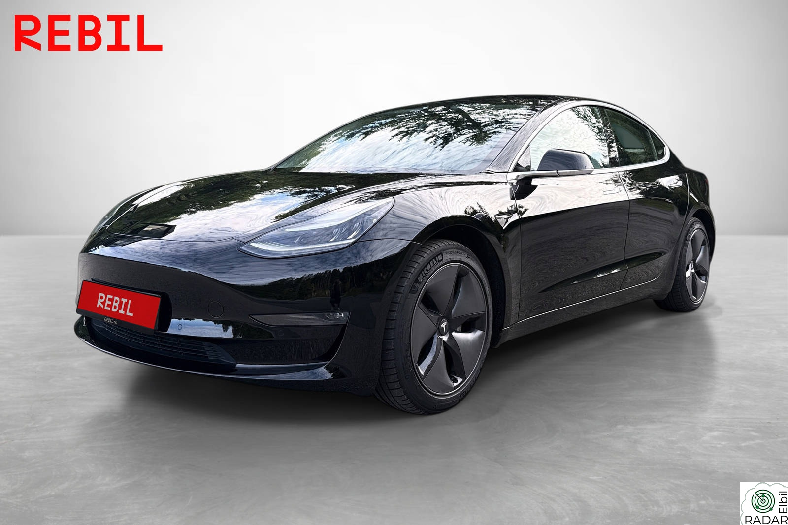 TESLA Model 3 LongRange AWD/Panorama/Navigasjon/Ryggekamera/Autopilot