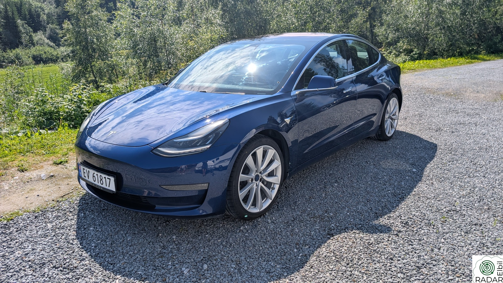 TESLA Model 3 Long Range AWD - Full autopilot