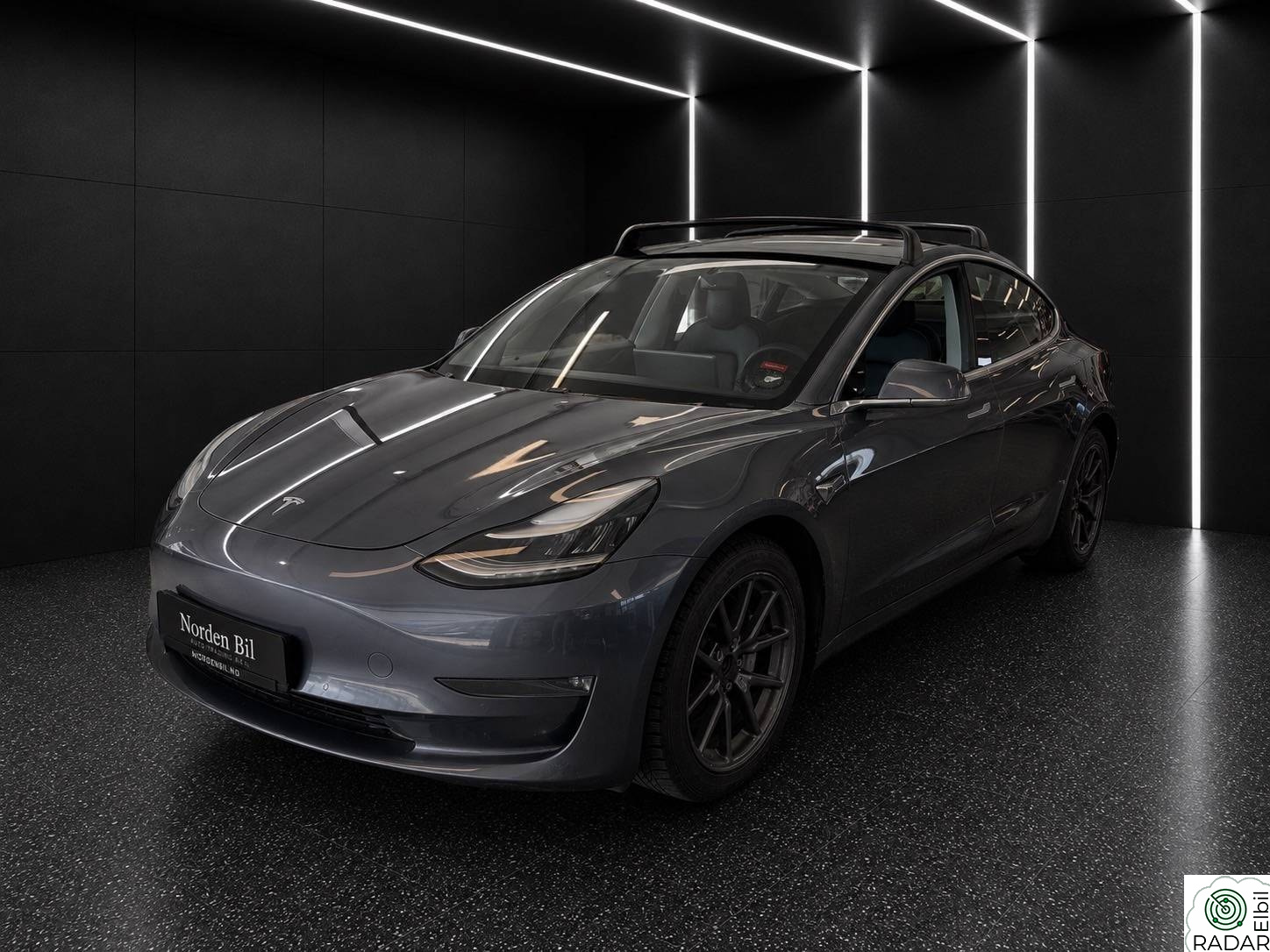 TESLA Model 3 Long Range/ Lav km | Hengerfeste | Nye sommerde