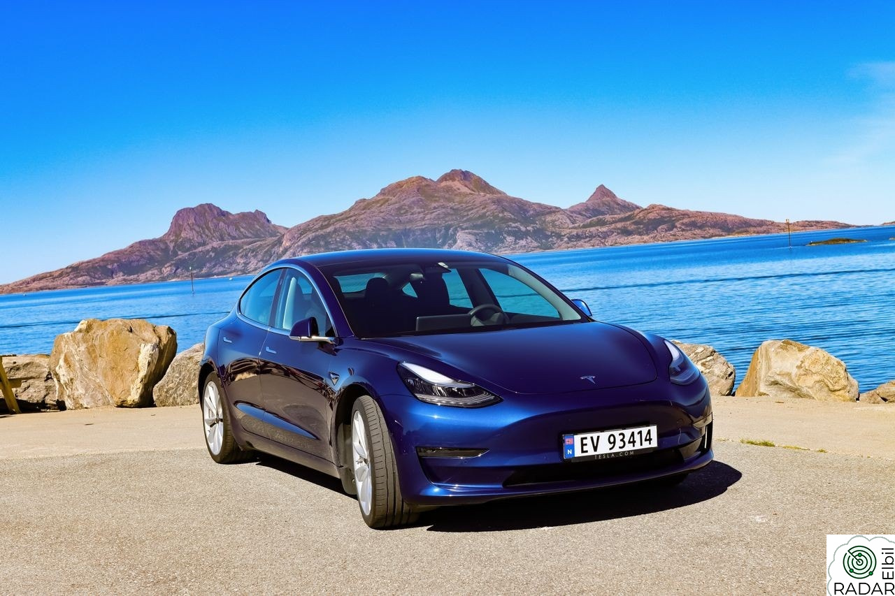 TESLA Model 3 Long Range AWD