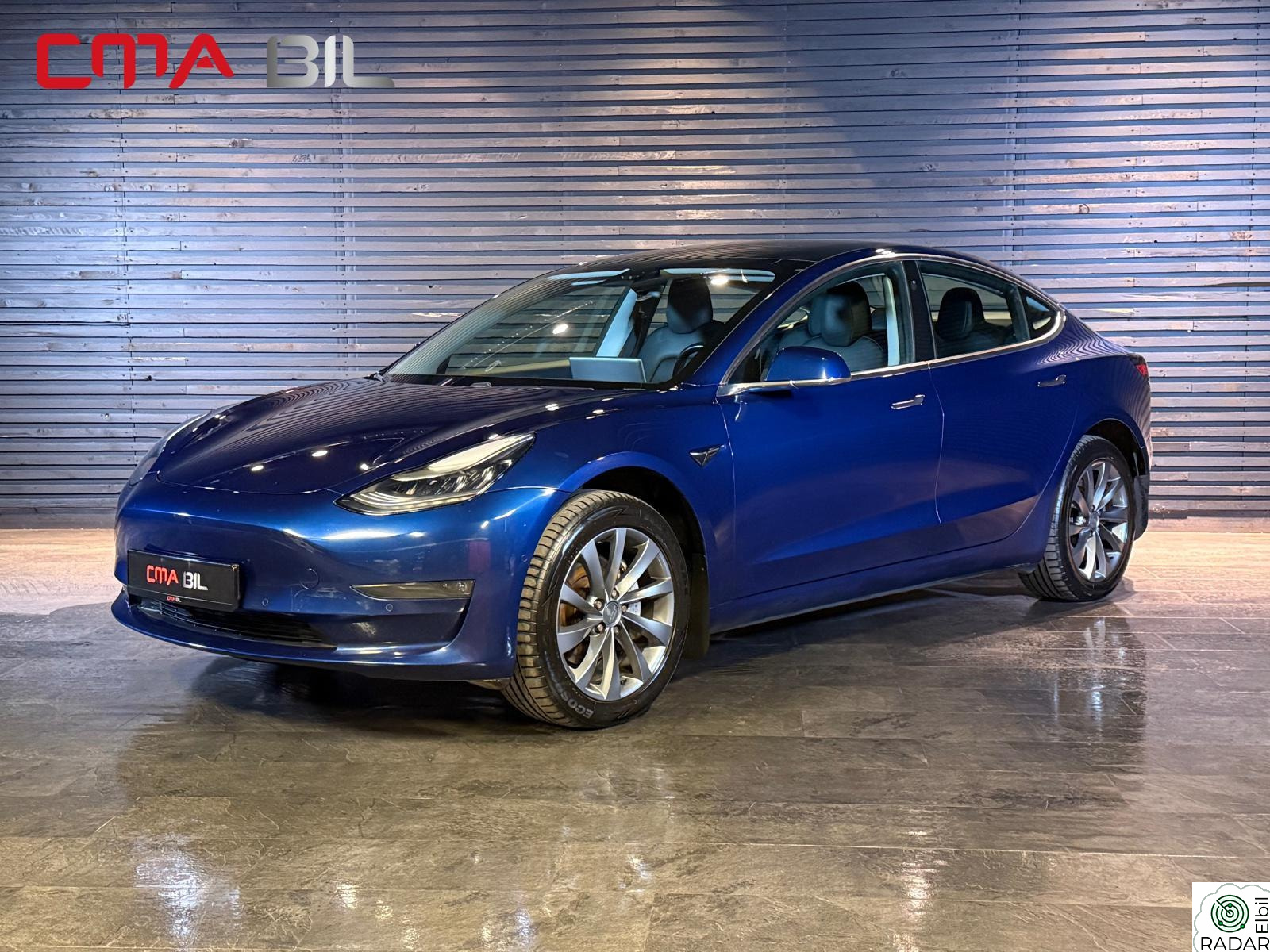 TESLA Model 3 Long Range AWD/AP/Skinn