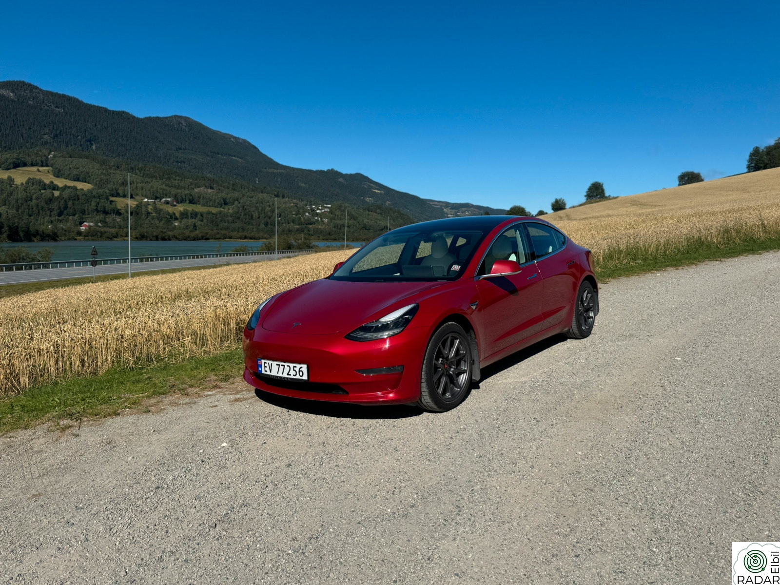 TESLA Model 3 Tesla Model 3 LR AWD – FSD– Hengerfeste –EU OK 2027