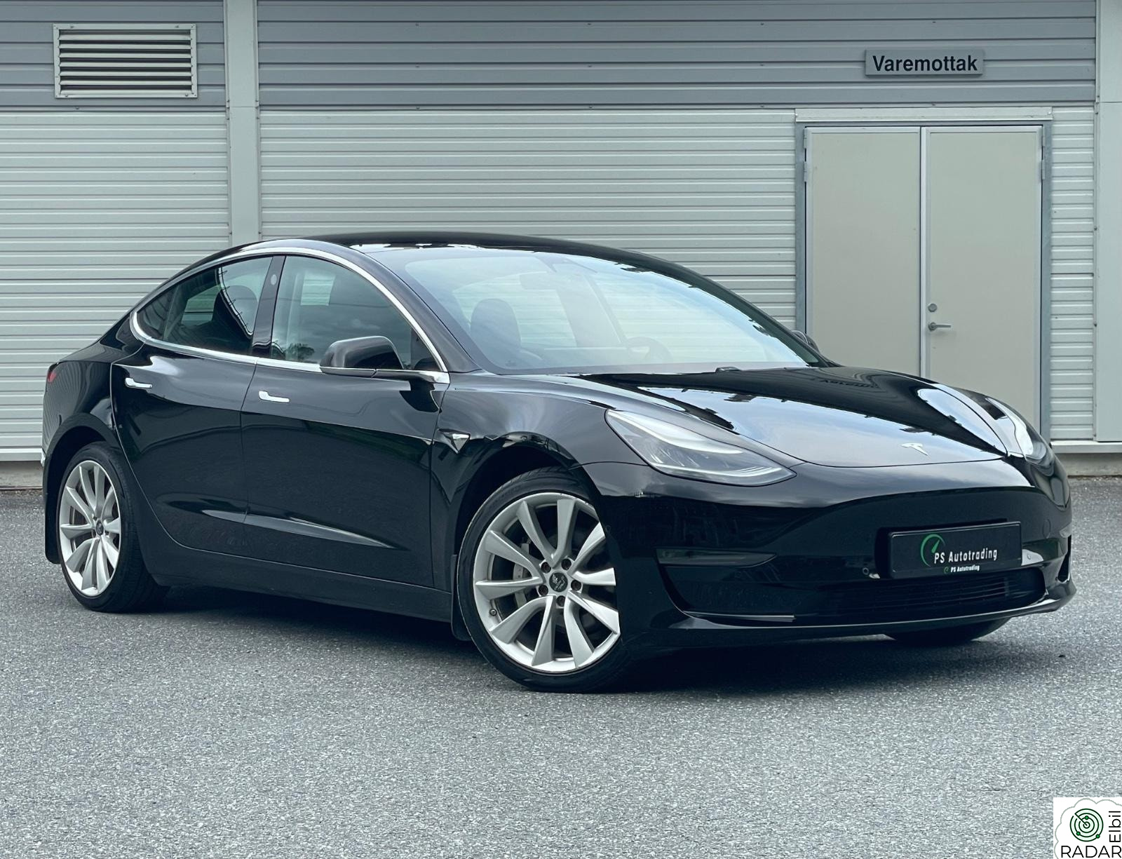 TESLA Model 3 PERFORMANCE AWD (530KM) | H.FESTE | SKINN | PANO+++