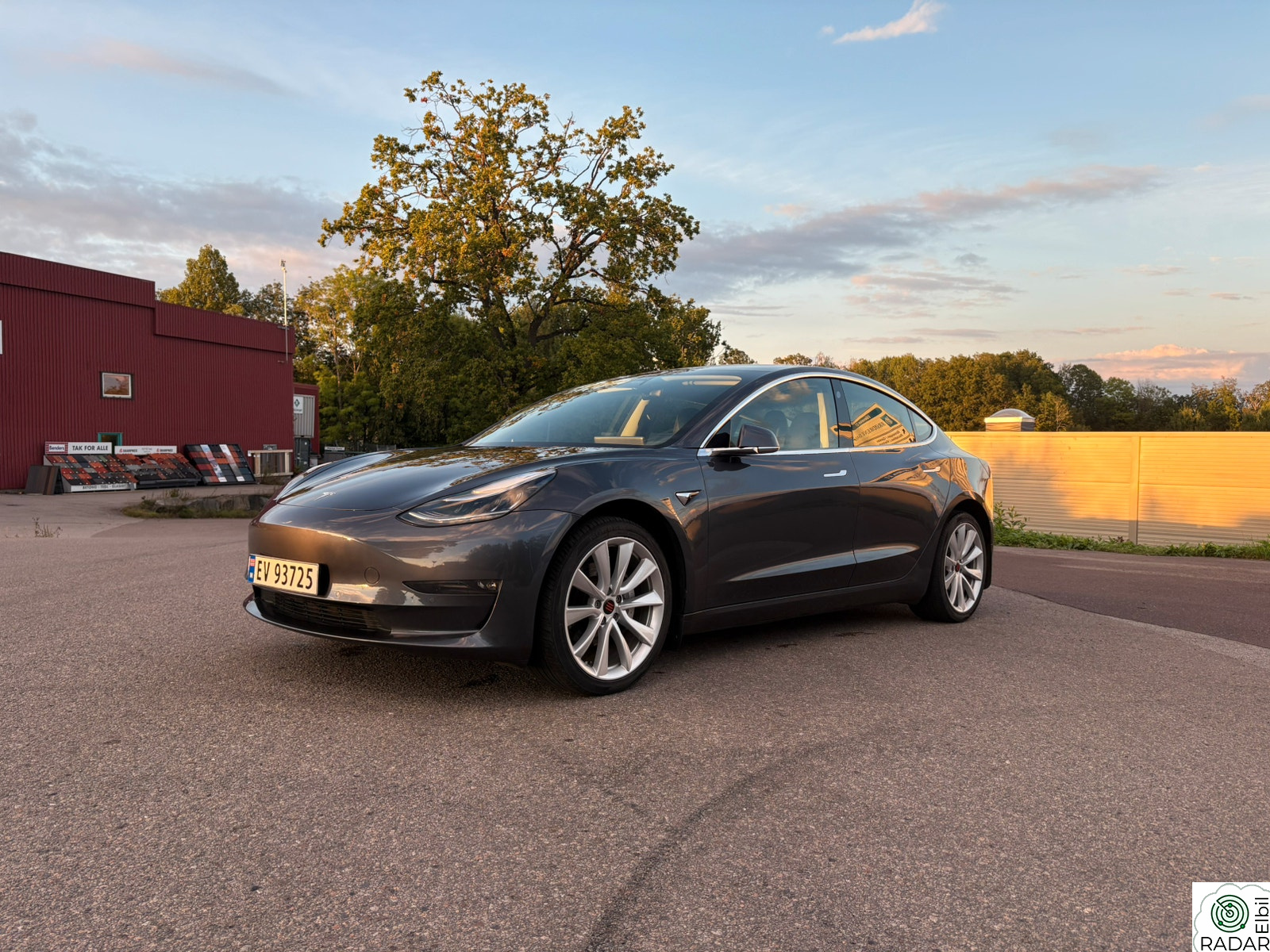 TESLA Model 3 Long Range AWD