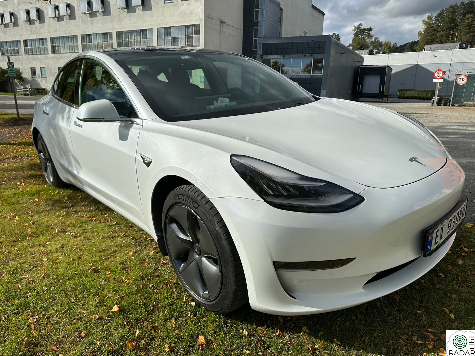 TESLA Model 3 Long Range AWD Dual Motor  4x4