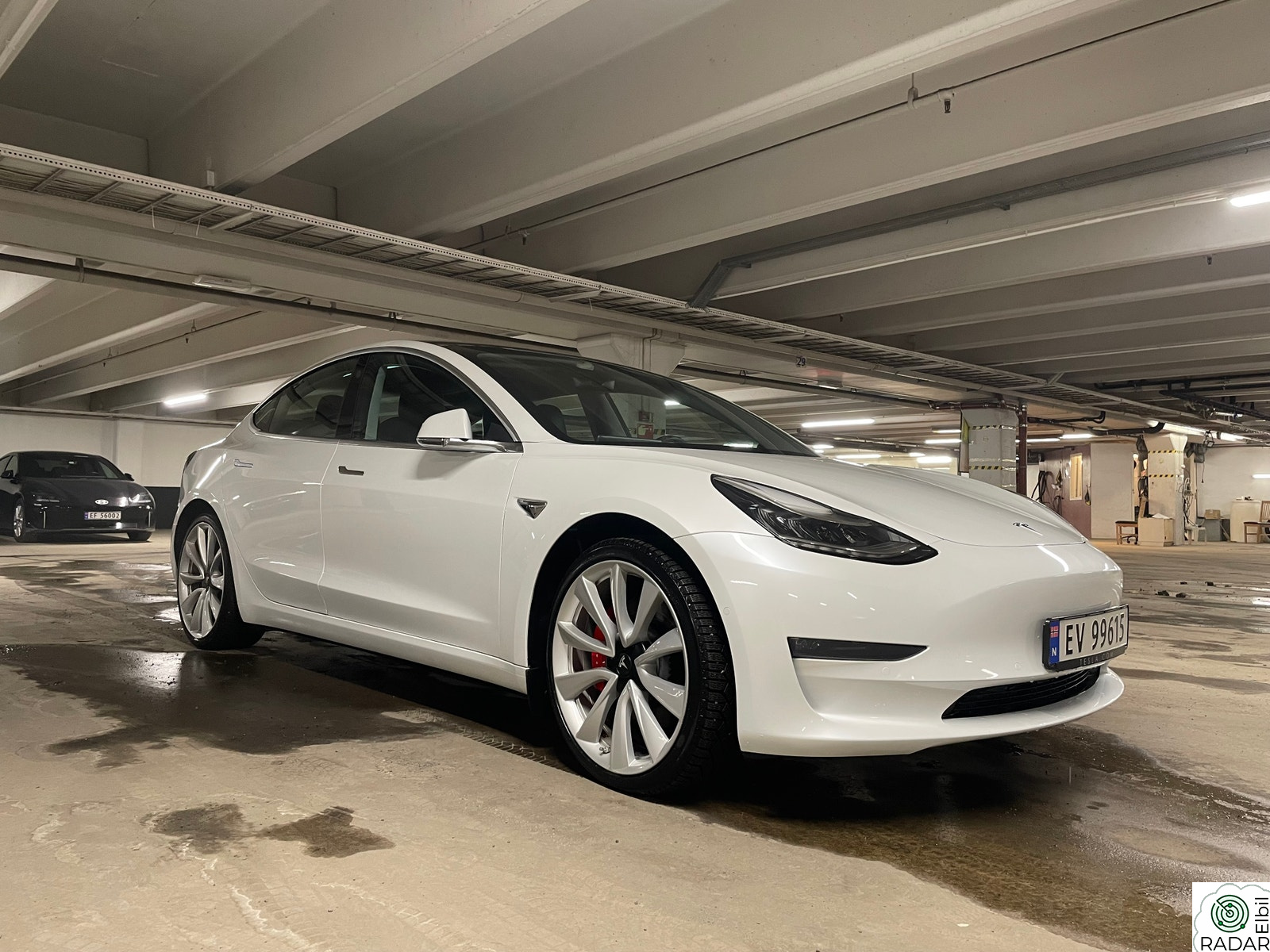 TESLA Model 3 Performance AWD. 2x20" S+V, nye dekk!