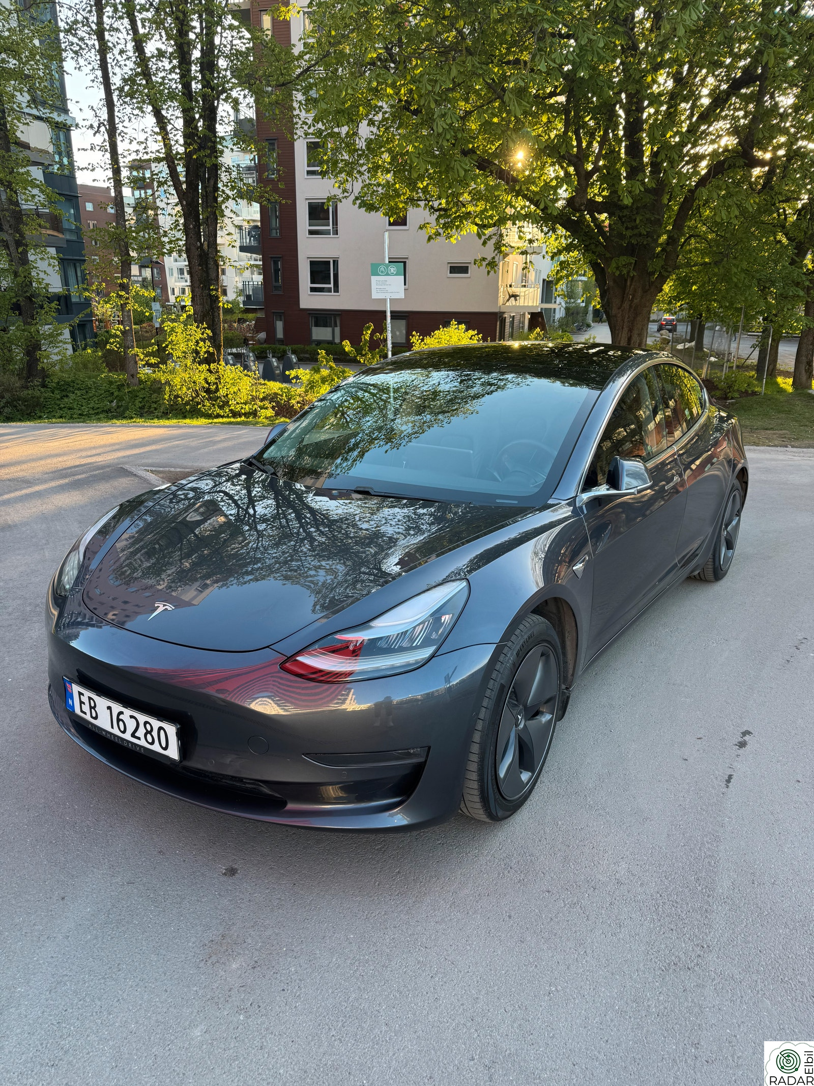 TESLA Model 3 Long Range AWD (Nylig EU-godkjent frem til 23.05.27)
