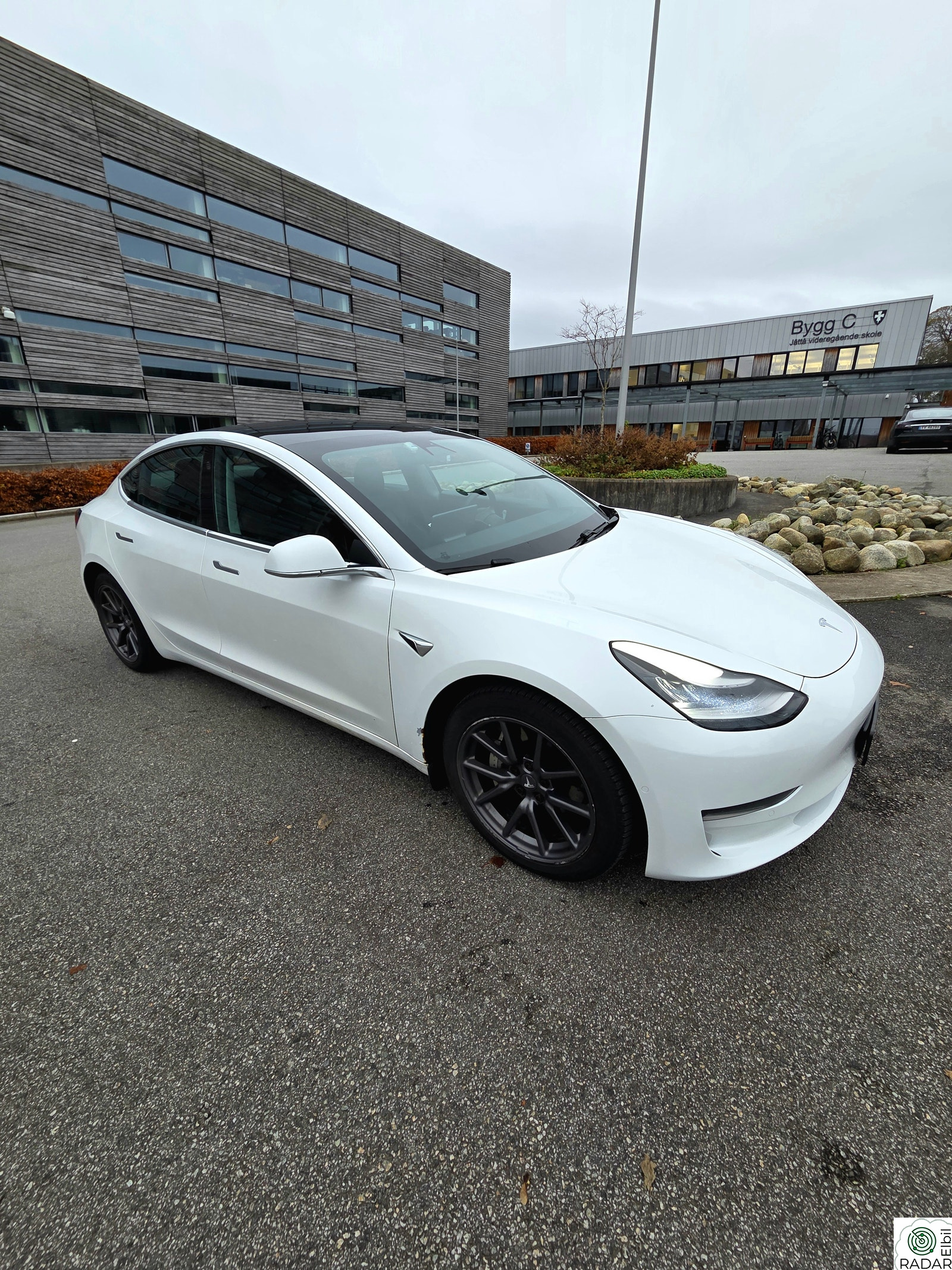 TESLA Model 3 Long Range AWD