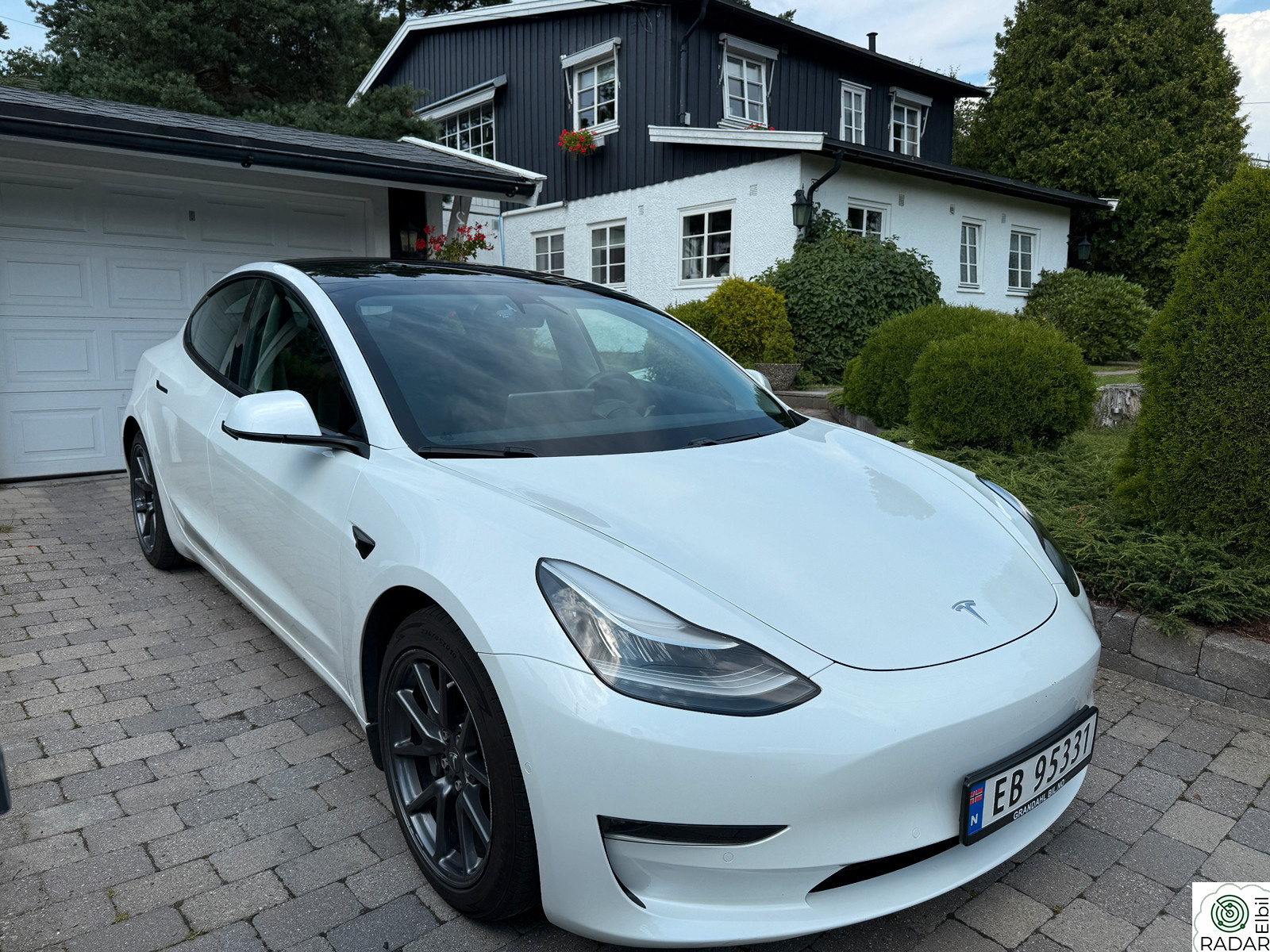 TESLA Model 3 Long Range AWD, m. autopilot