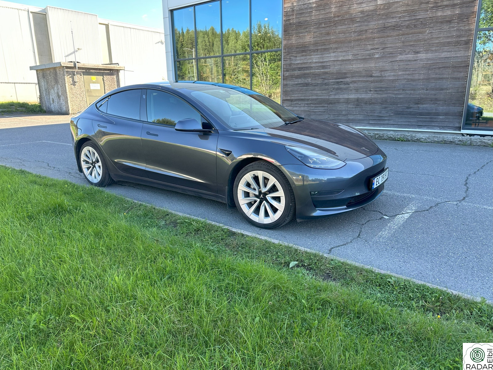 TESLA Model 3 Long Range AWD
