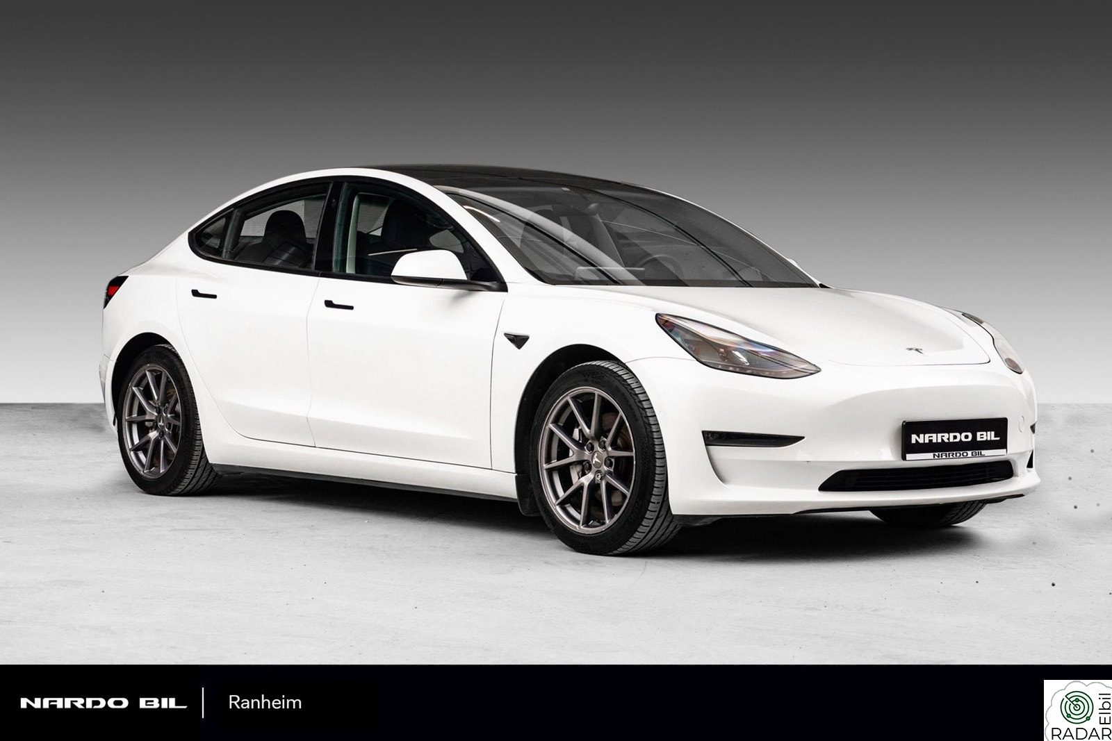TESLA Model 3 Long Range AWD/Premium/Krok/Autopilot