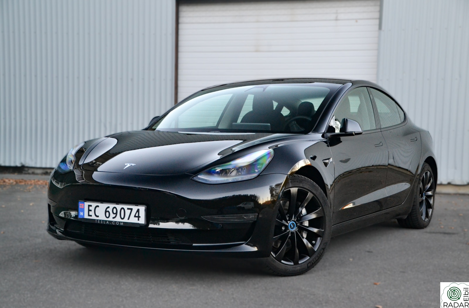TESLA Model 3 Long Range | AWD | Autopilot | Ny-EU | V-pumpe ++