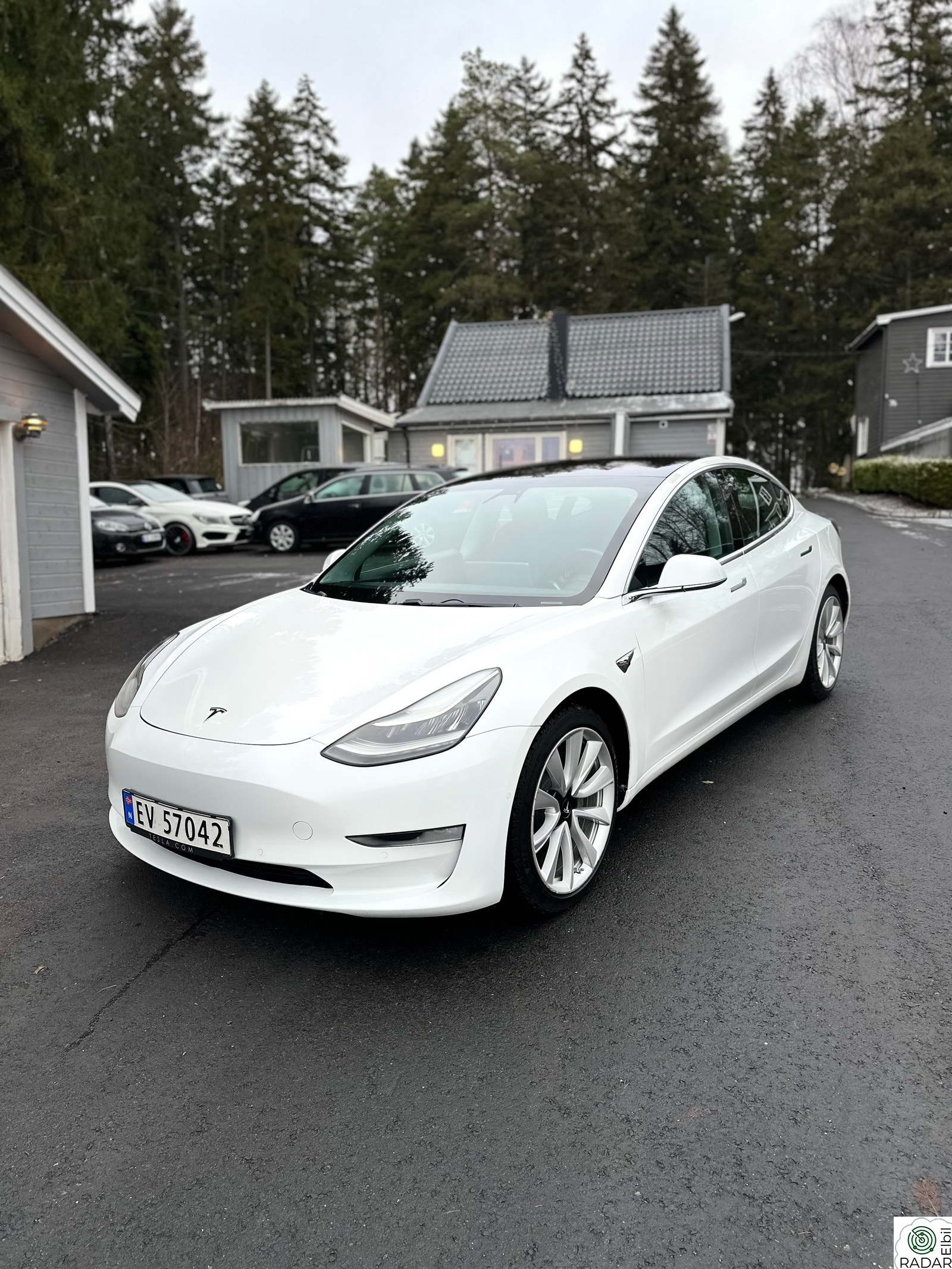 TESLA Model 3 Long Range AWD, NY EU GODKJENT, BATTERI TEST, EN EIER