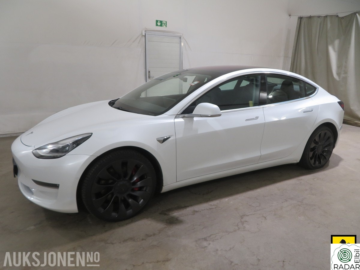 TESLA Model 3 PERFORMANCE AWD PANORAMA PREMIUM LYD & INTERIØR