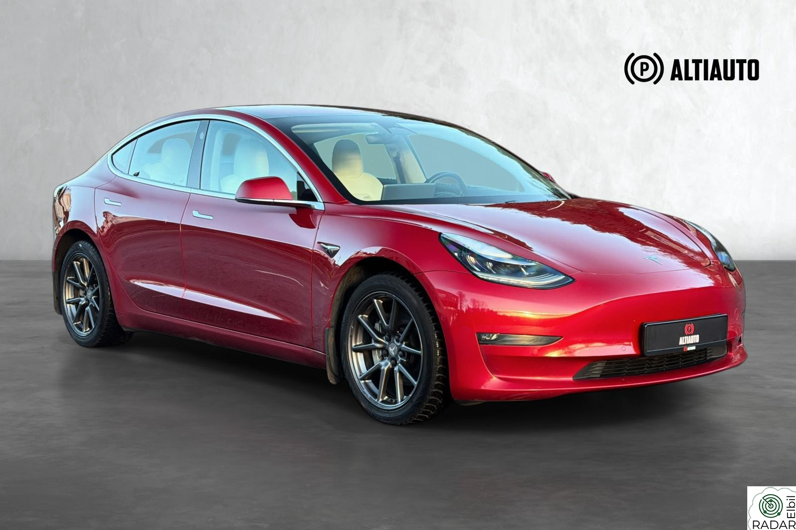 TESLA Model 3 LR DUAL MOTOR| NYTT BATTERI| AP| PANO| PREMIUM| R.KAM