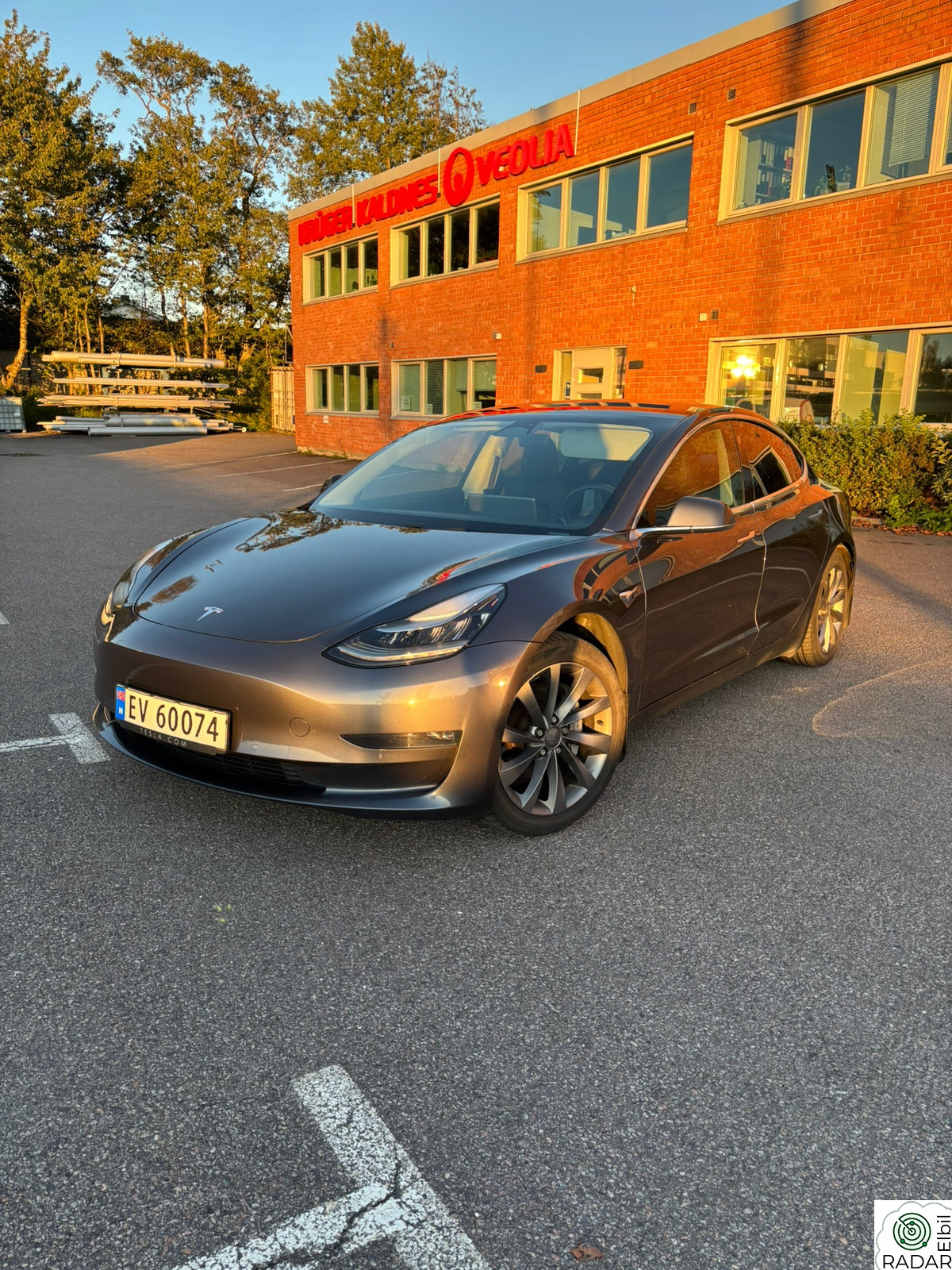 TESLA Model 3 Long Range AWD