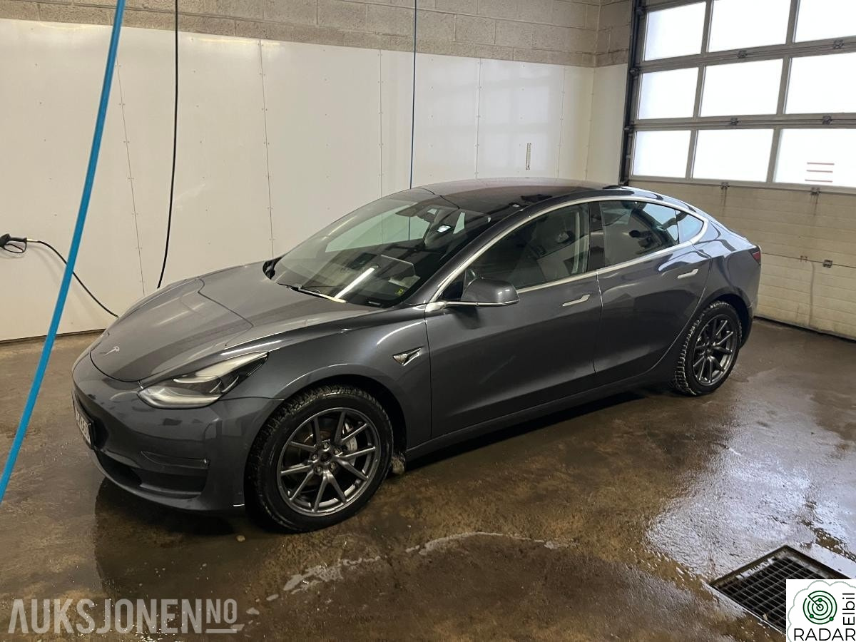TESLA Model 3 long range awd adaptiv cruisekontroll ryggekamera panor