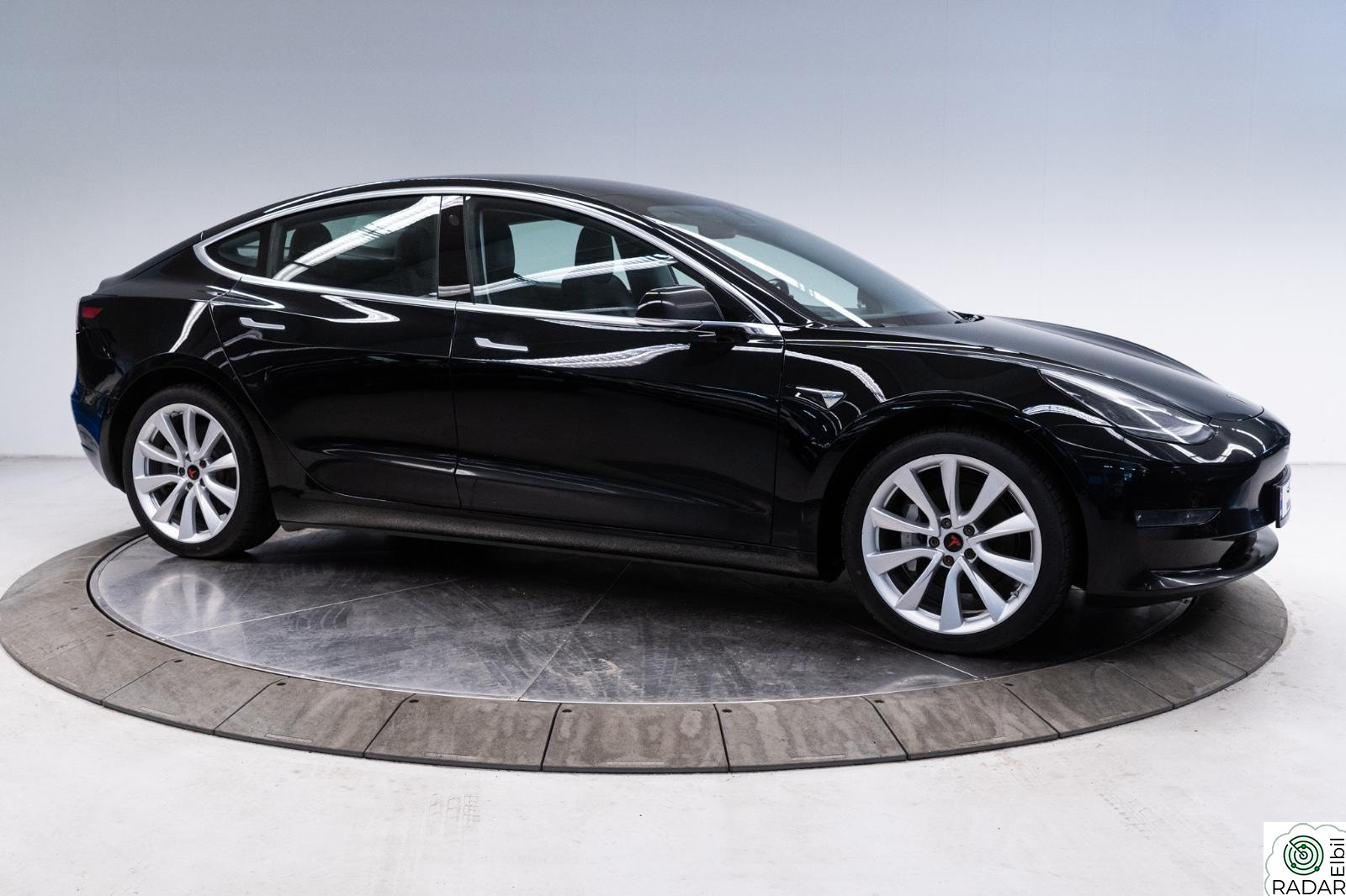 TESLA Model 3 LONG RANGE AWD AUTOPILOT+PREMIUM+560KM+360KAMERA+SKINN