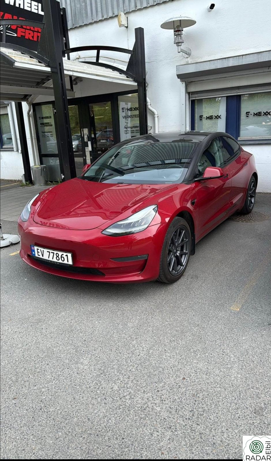 TESLA Model 3 Long Range AWD / Autopilot / Krok / Premium Interiør