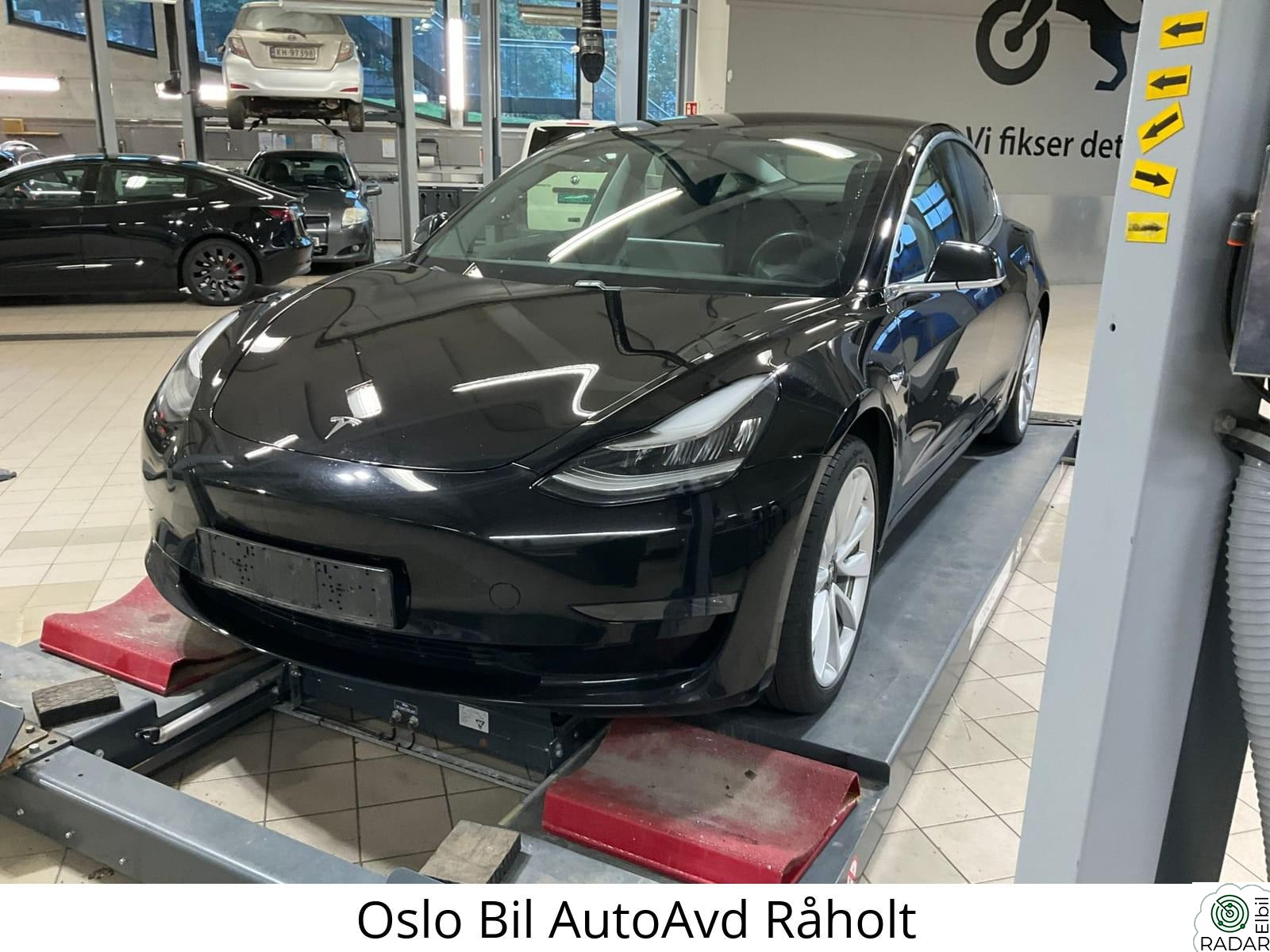 TESLA Model 3 AWD Longrange 560km Autopilot HW3 Premium Hengerfeste