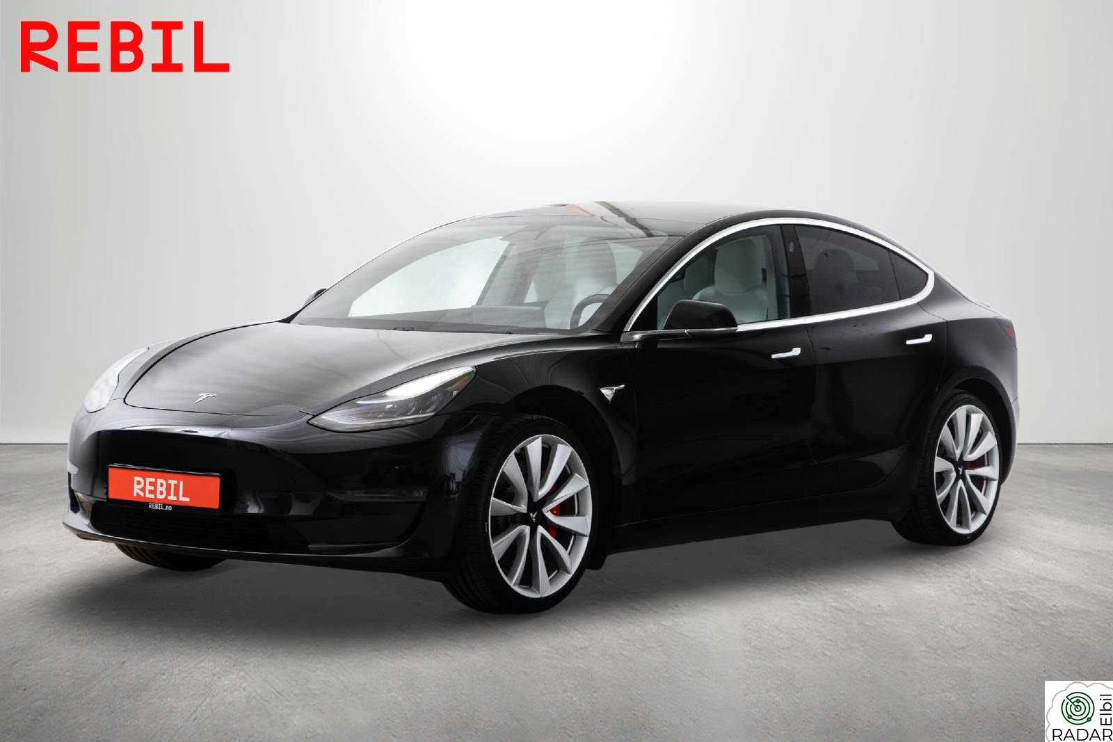 TESLA Model 3 Performance/530km/AWD/Skinn/Pano/R.kam/Navi/DAB/Memory