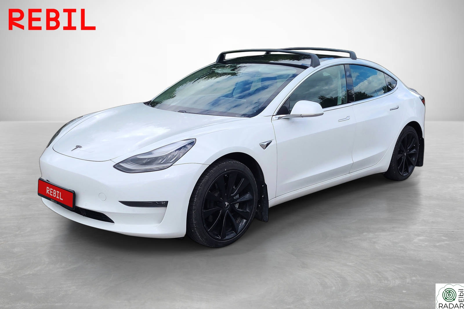 TESLA Model 3 Long Range/AWD/MCU2/Krok/Navi/R.Kam/Pano/AP/Memory