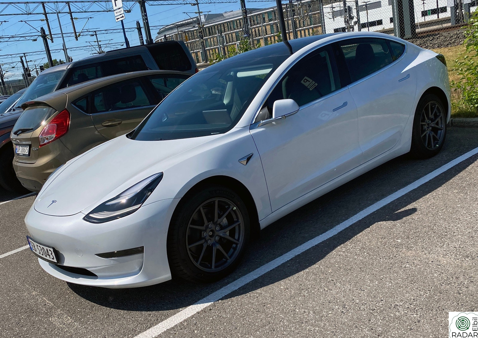 TESLA Model 3 Long Range AWD