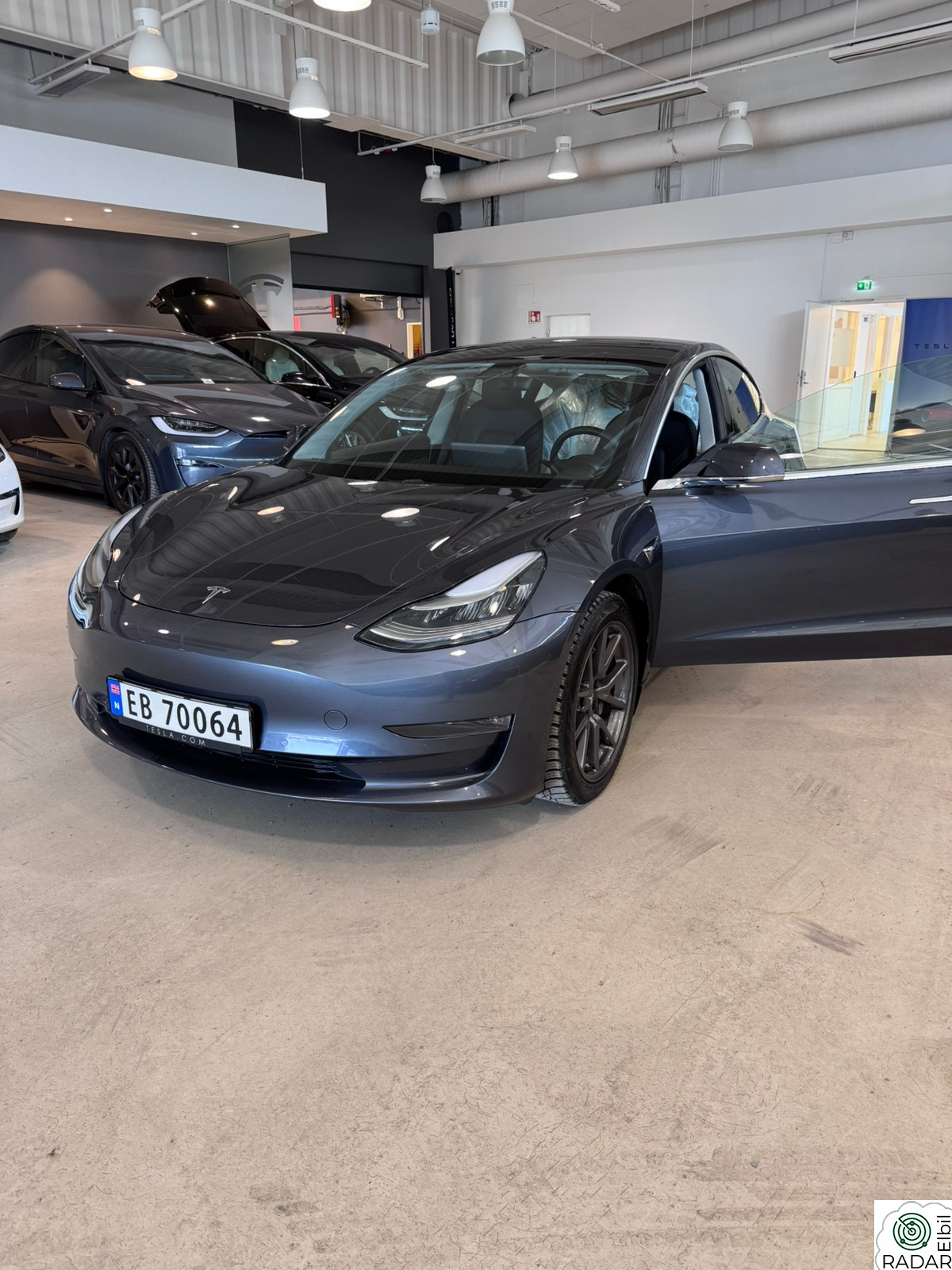 TESLA Model 3 Long Range AWD/Enhanced autopilot/hengerfeste