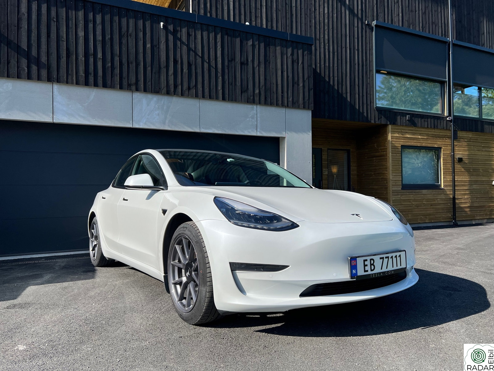 TESLA Model 3 LR/4x4/Autopilot/krok/1-eier/Premium/Nybilgaranti