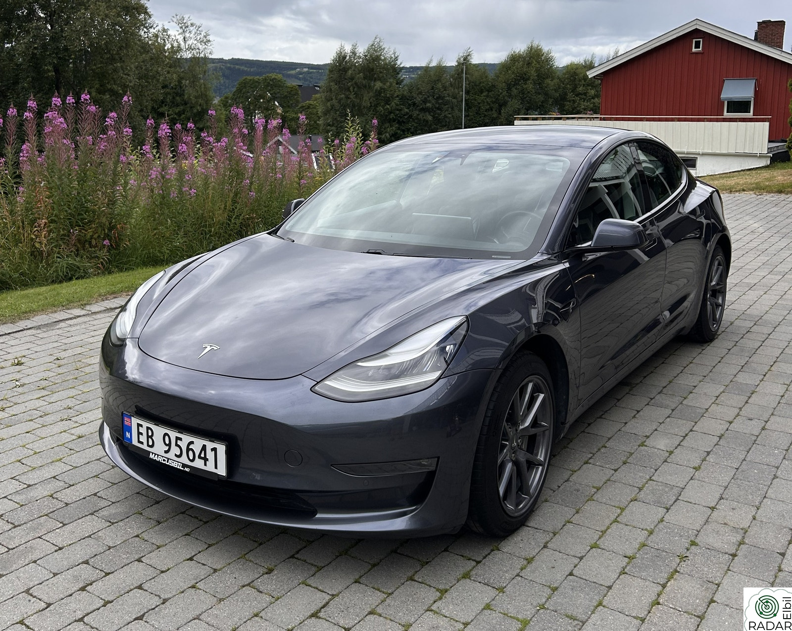 TESLA Model 3 Long Range AWD