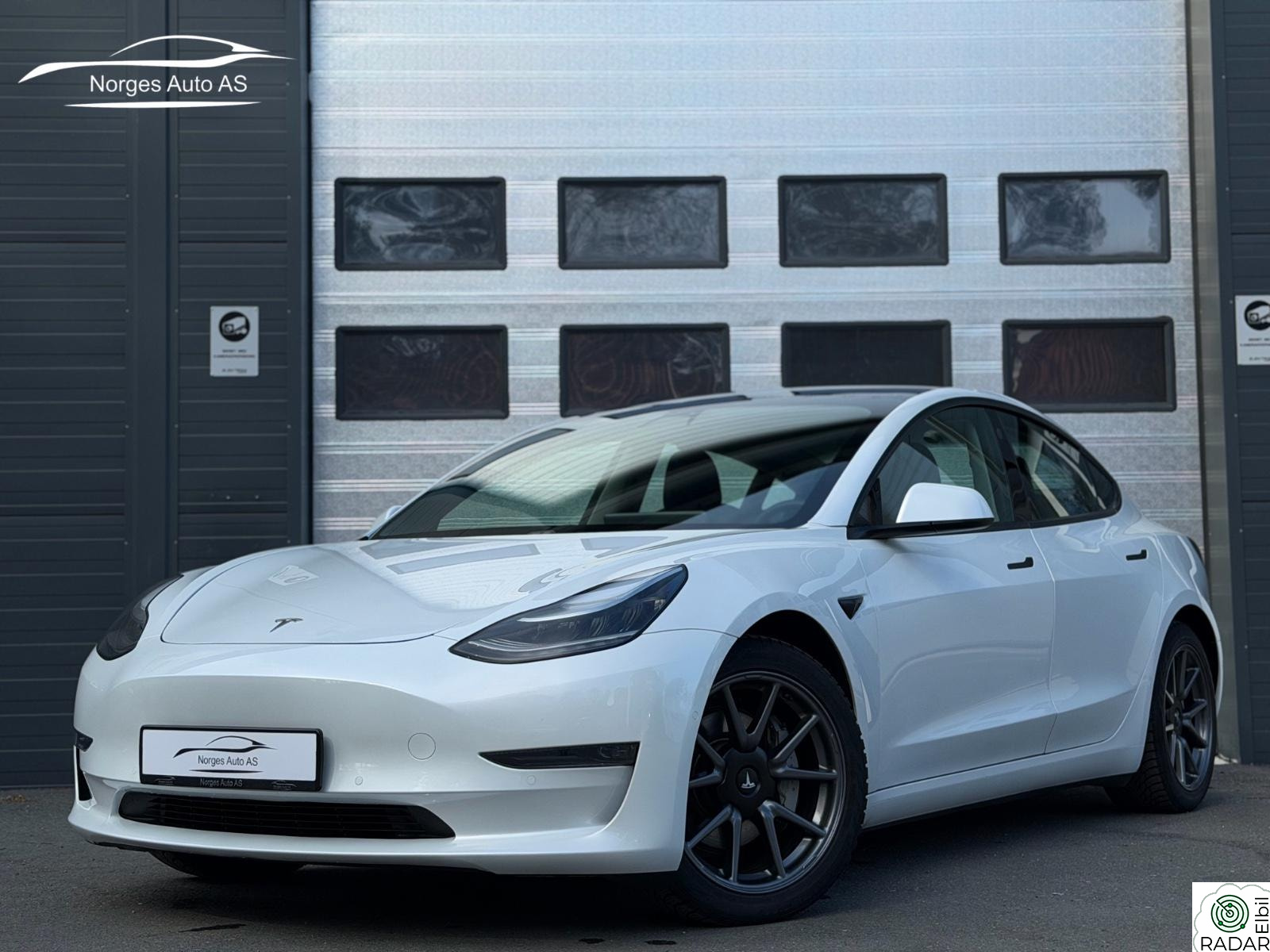 TESLA Model 3 Long Range Dual Motor | 580km | Hengerfeste | 1 eier