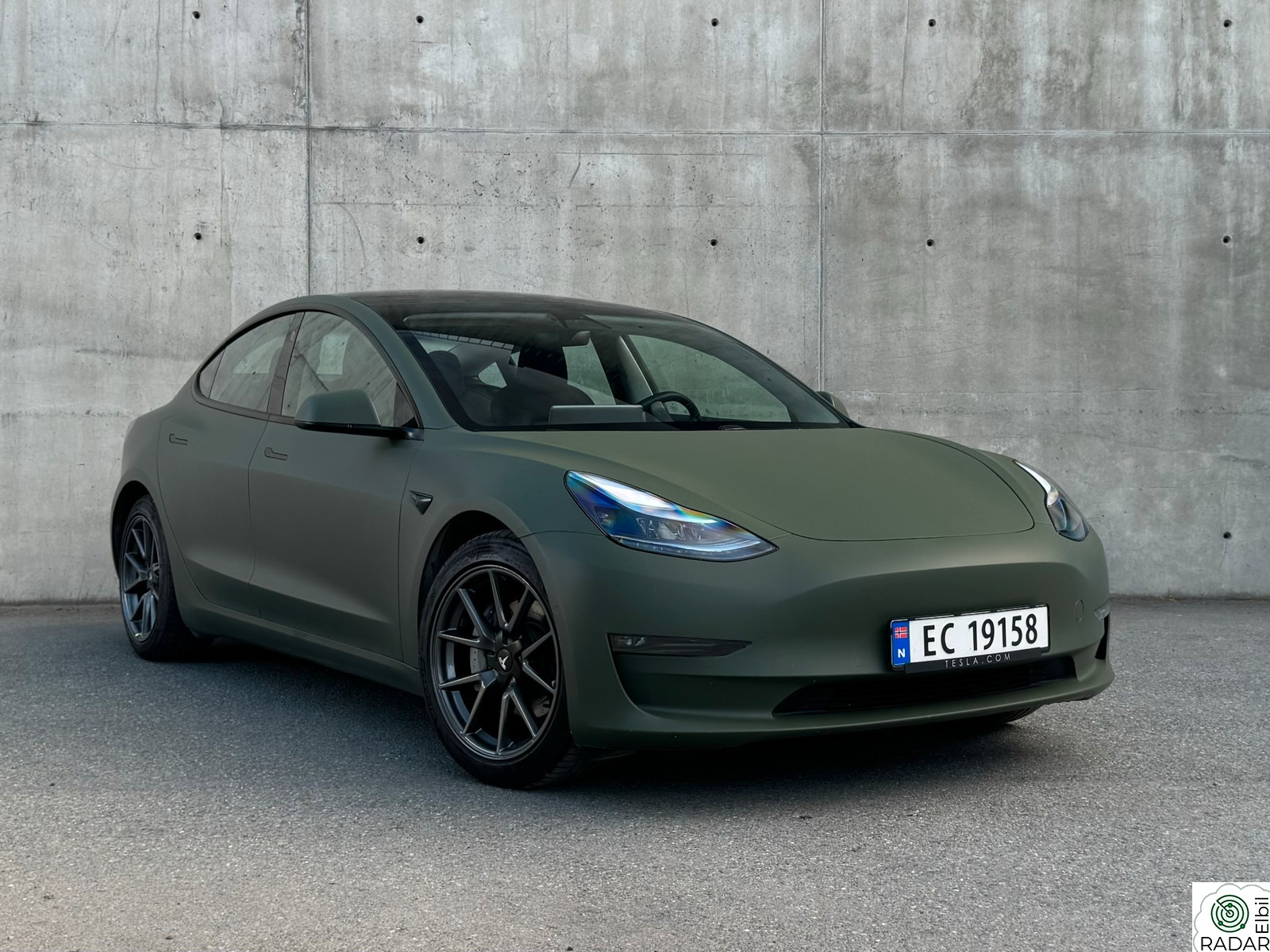 TESLA Model 3 LR/AWD/Varmepumpe/1-Eier/Premium/Nybilgaranti