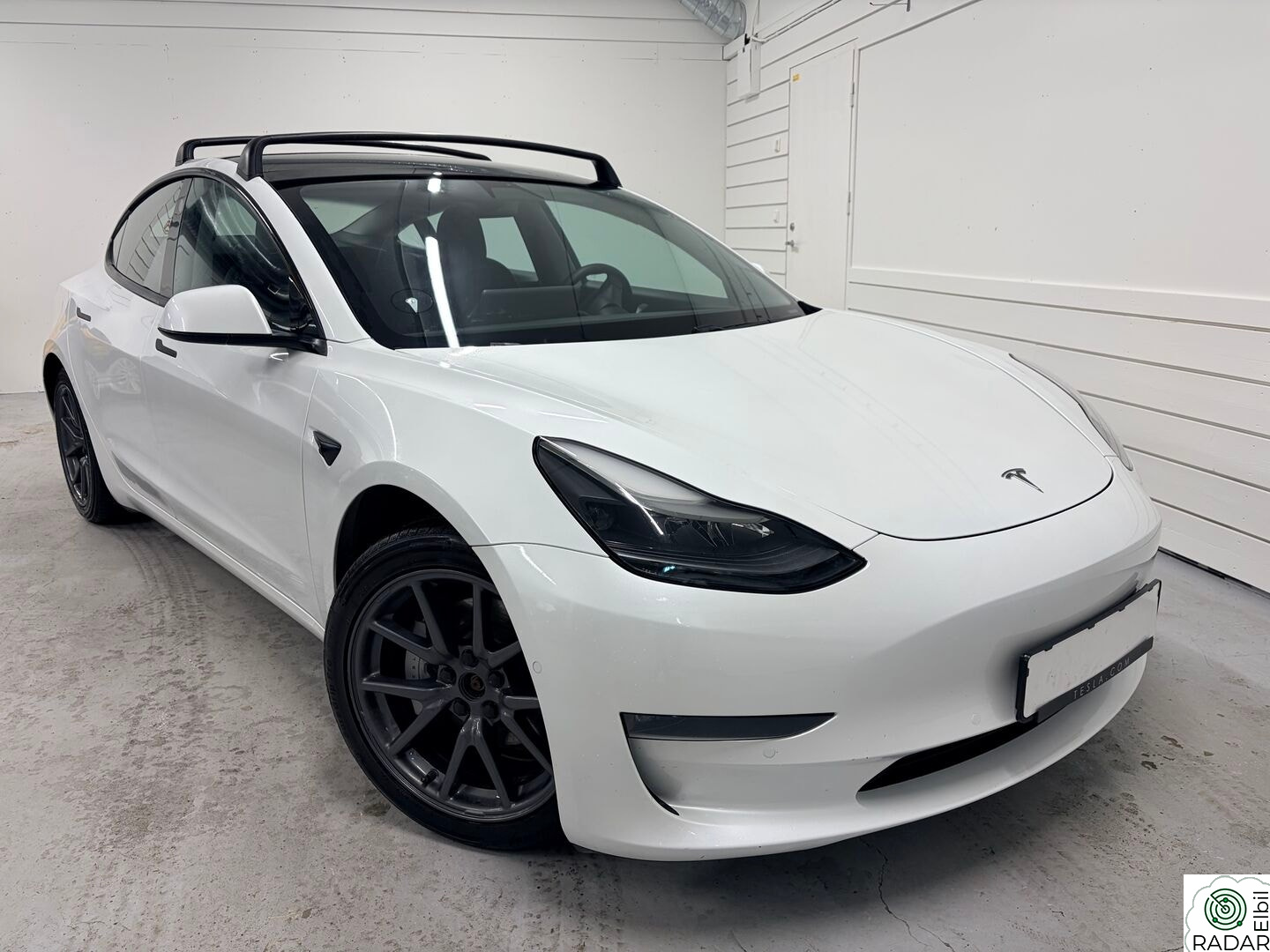 TESLA Model 3 Long Range AWD 614KM-Panorama-Hengerfeste-Premium-1Eier